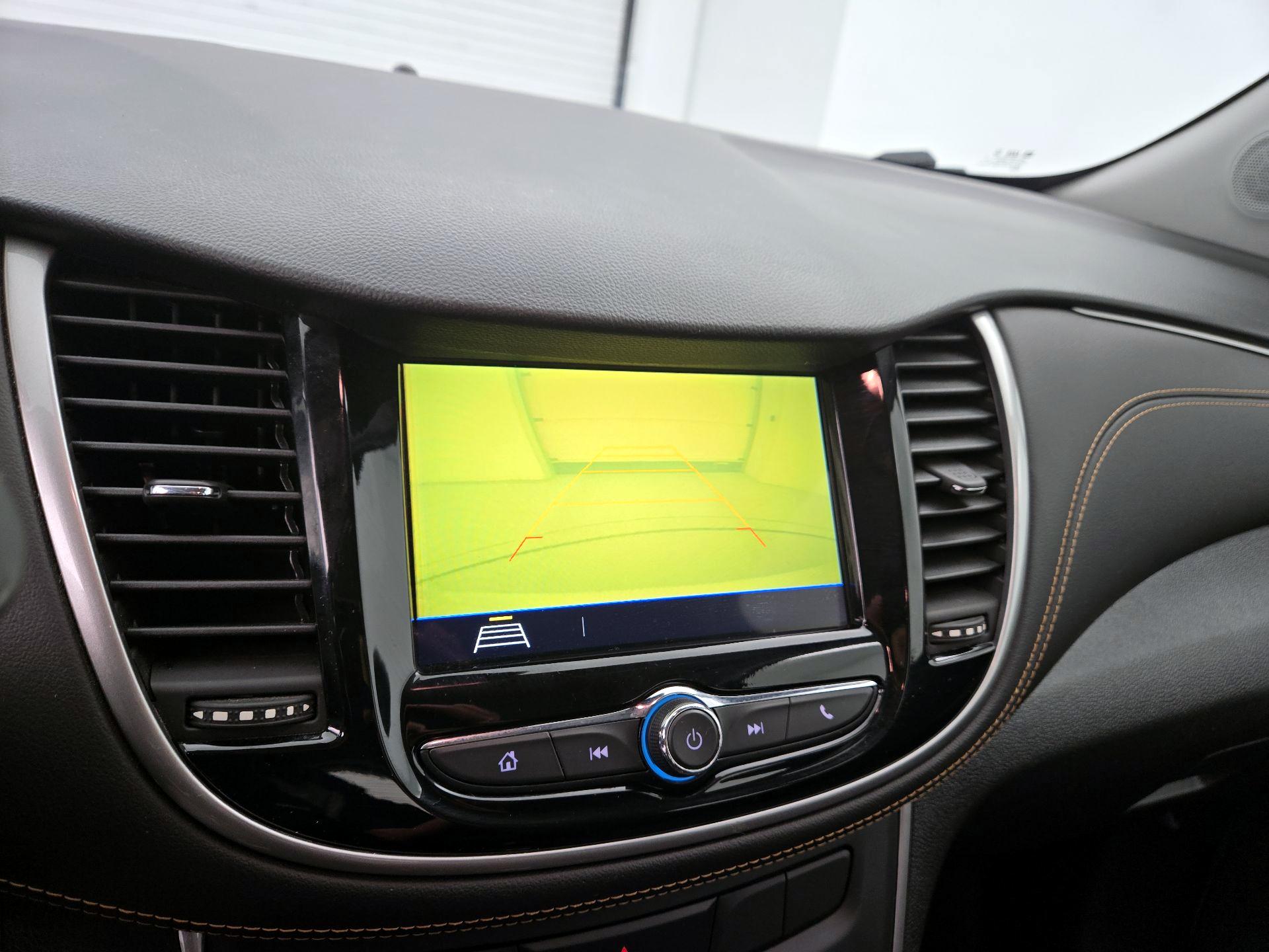 Thumbnail: 2018 Chevrolet Trax - 14