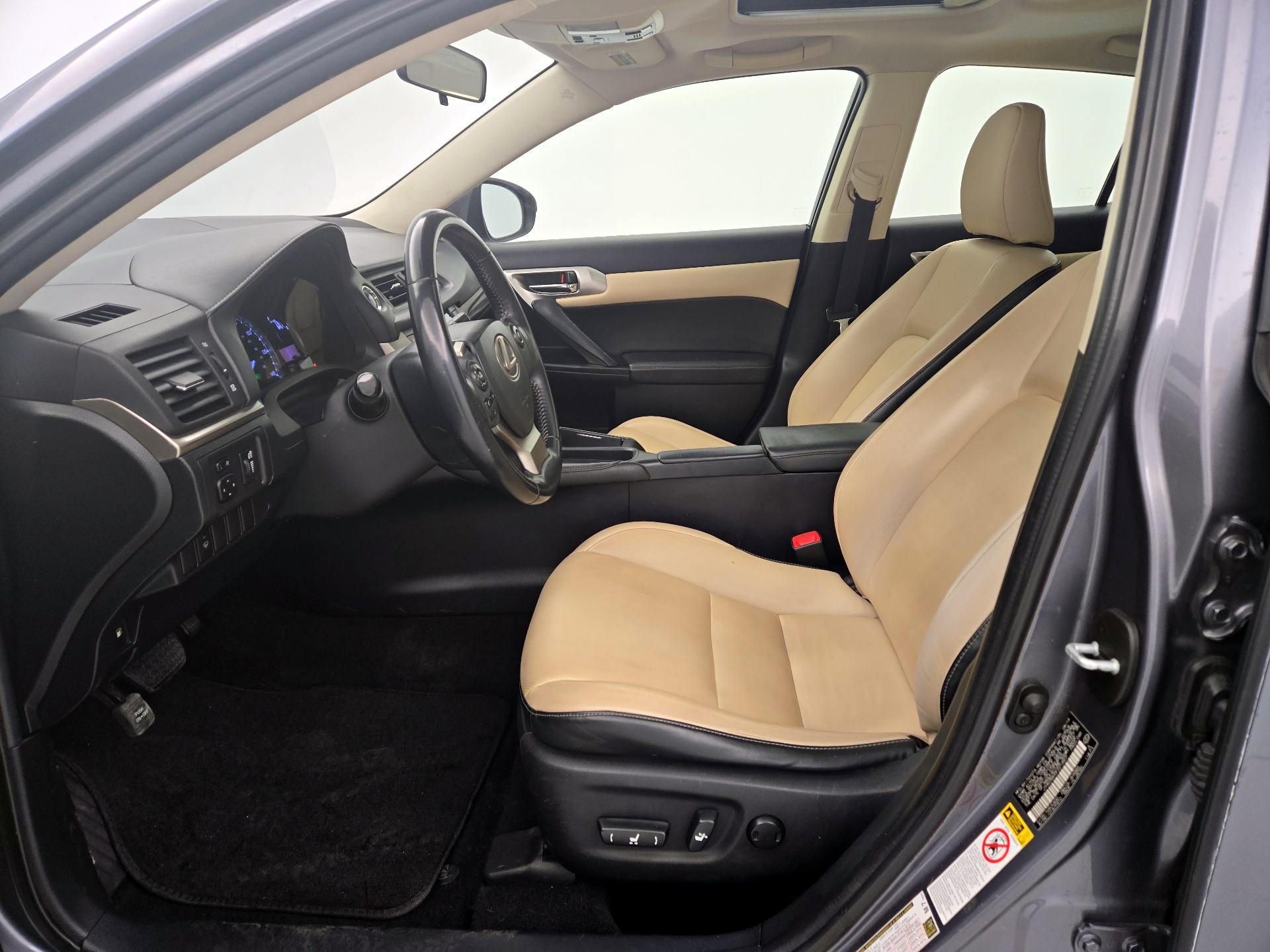 Thumbnail: 2015 Lexus CT - 11