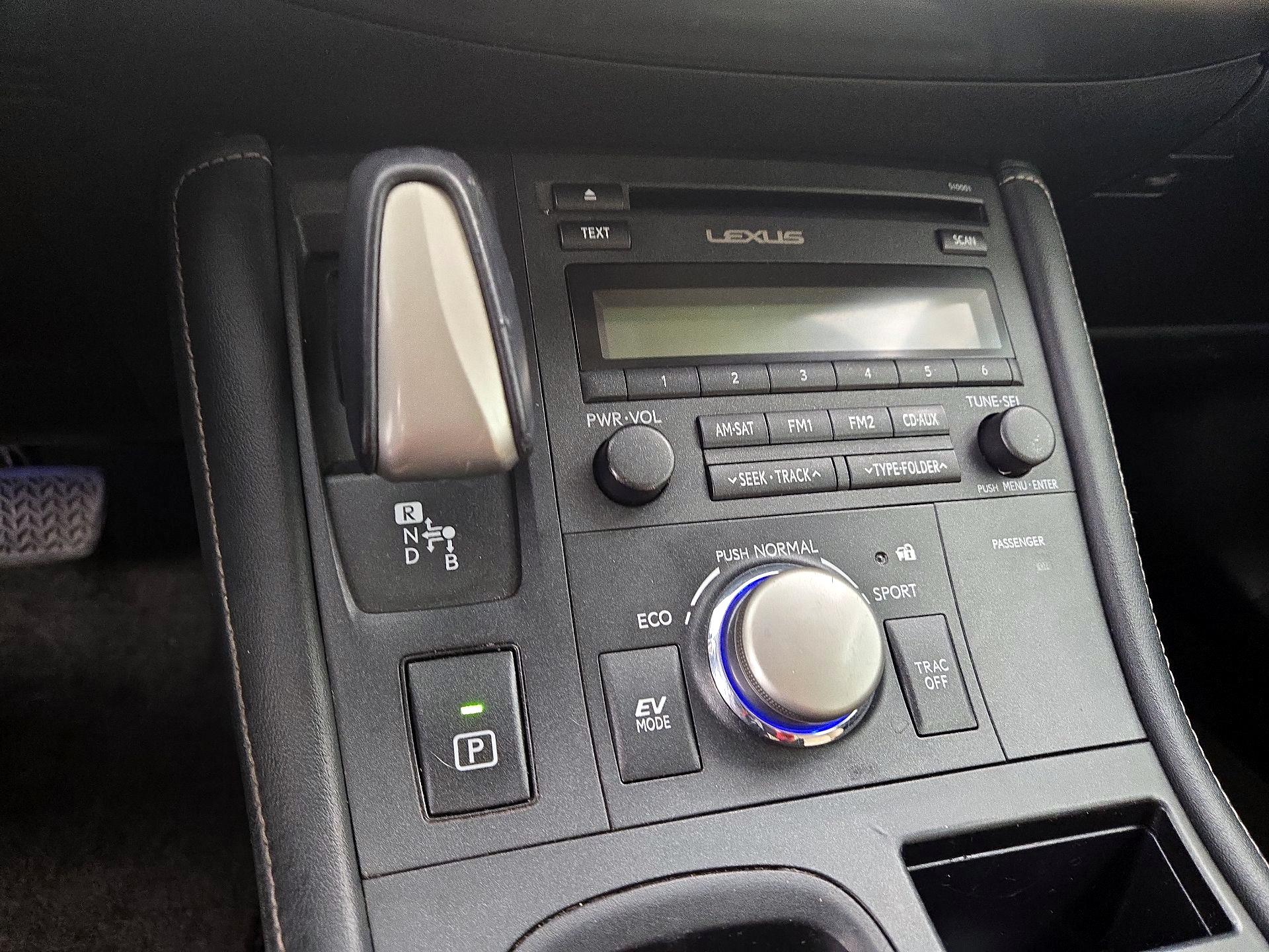 Thumbnail: 2015 Lexus CT - 16