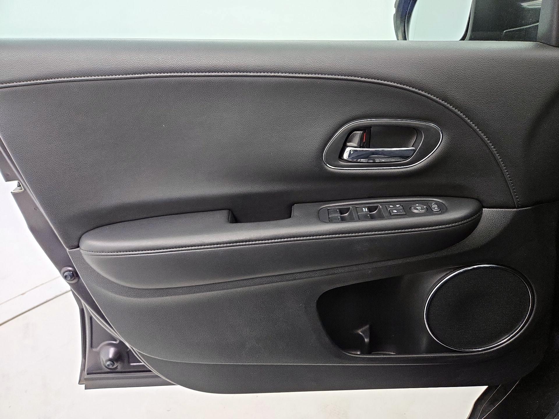 Thumbnail: 2016 Honda HR-V - 10