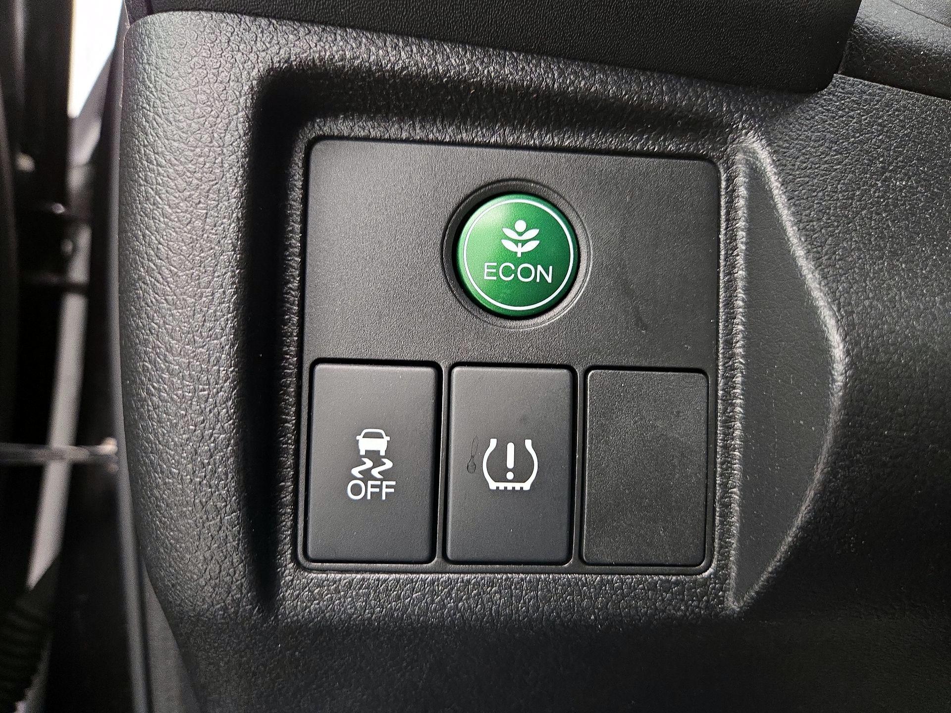 Thumbnail: 2016 Honda HR-V - 11