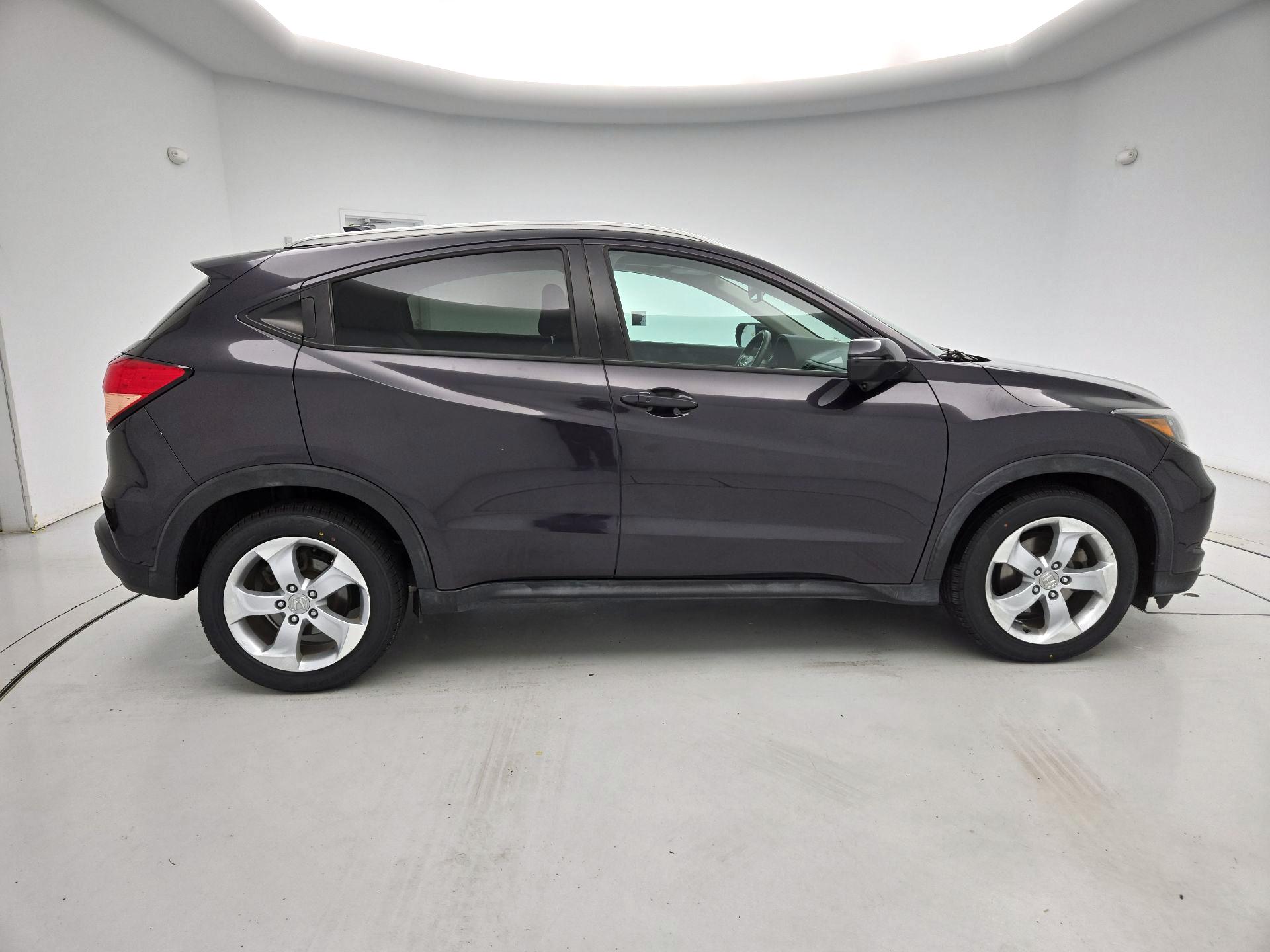 Thumbnail: 2016 Honda HR-V - 4