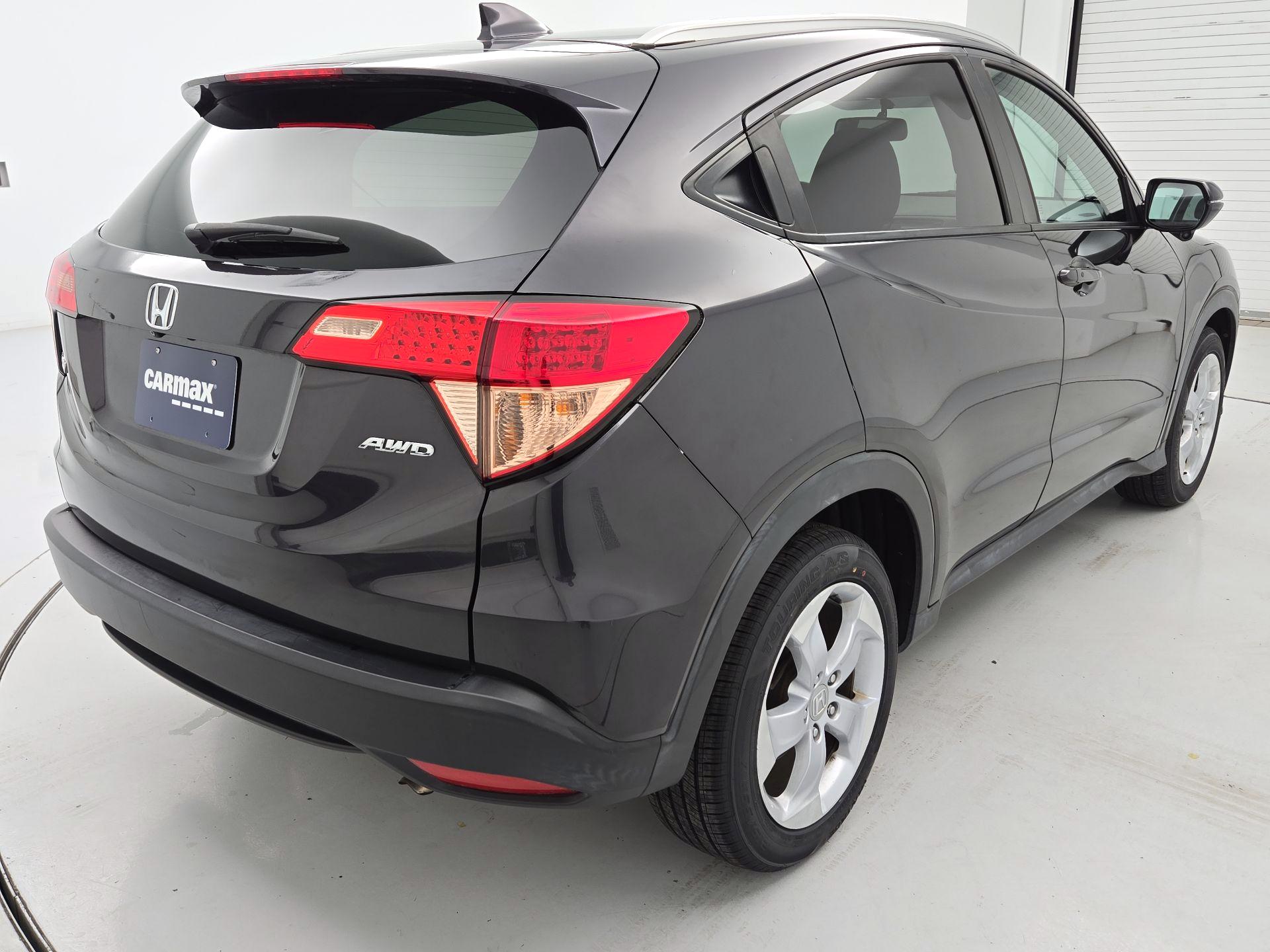 Thumbnail: 2016 Honda HR-V - 5