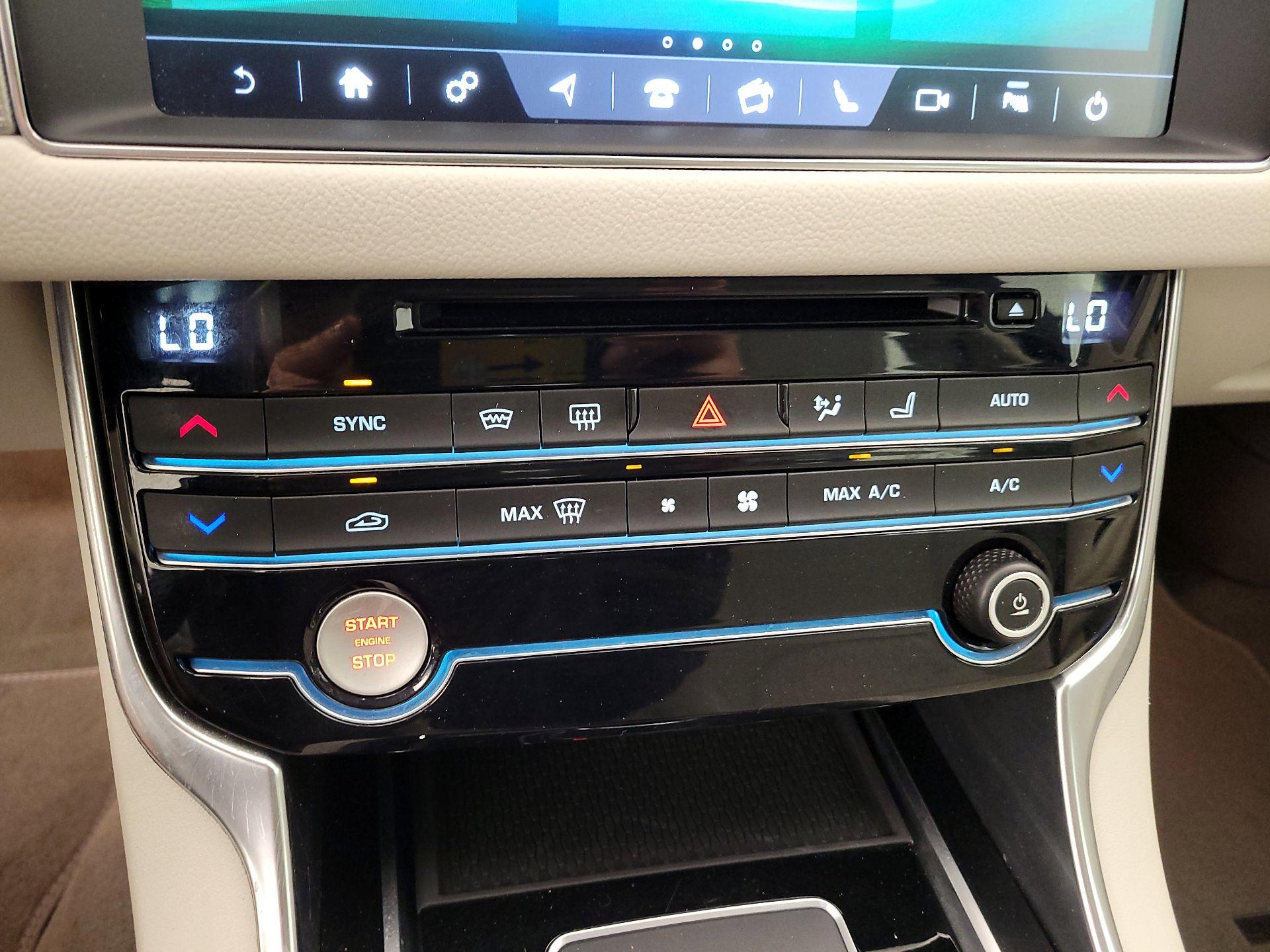 Thumbnail: 2020 Jaguar XF - 17