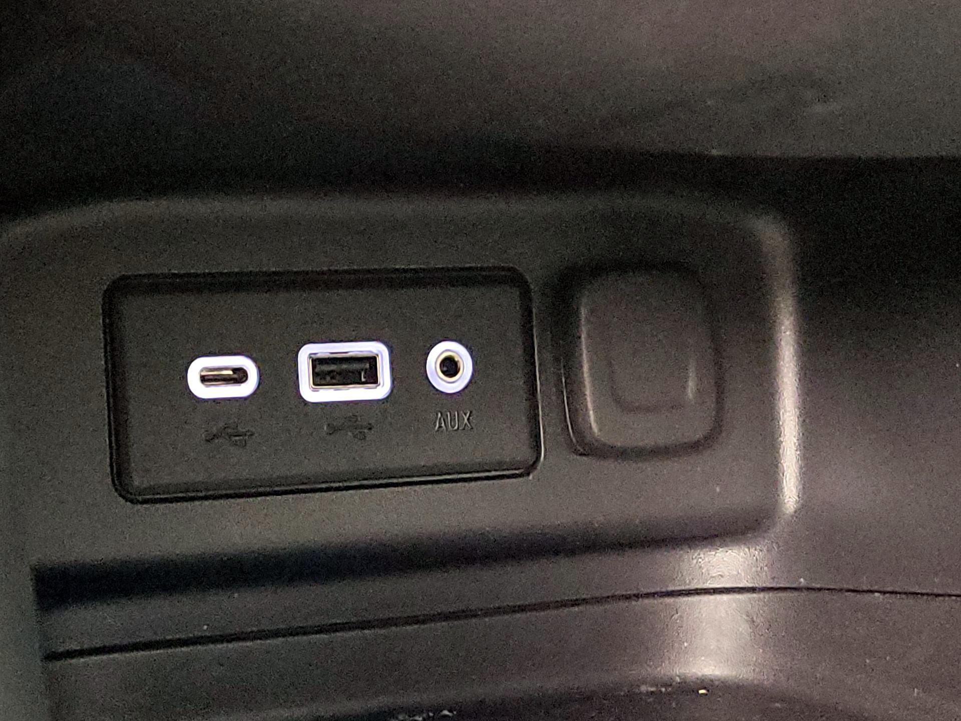 Thumbnail: 2020 Chevrolet Equinox - 18