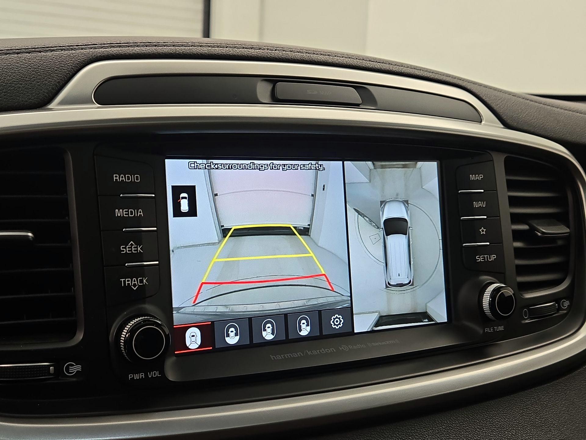 Thumbnail: 2020 Kia Sorento - 15