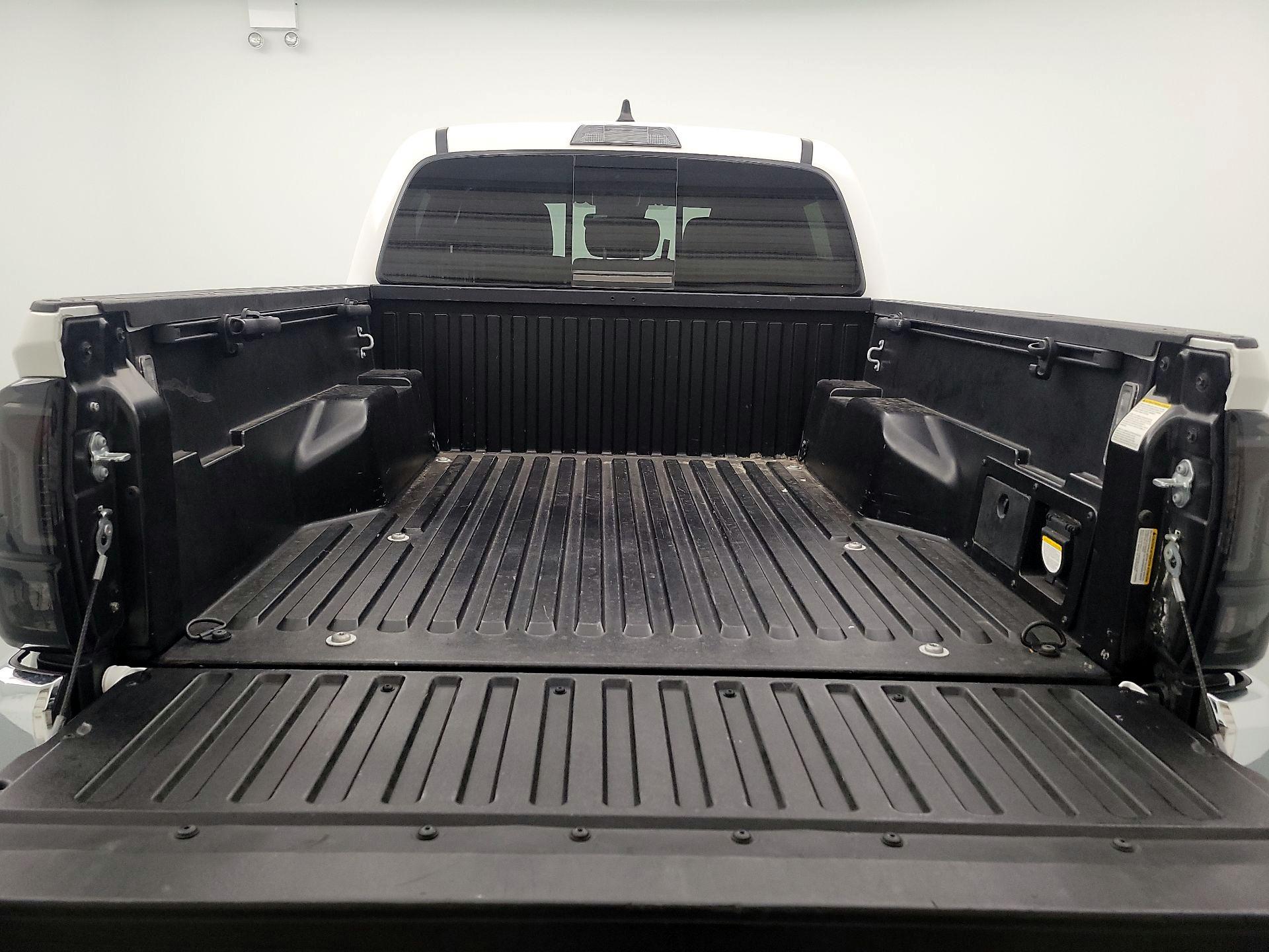 Thumbnail: 2022 Toyota Tacoma - 20