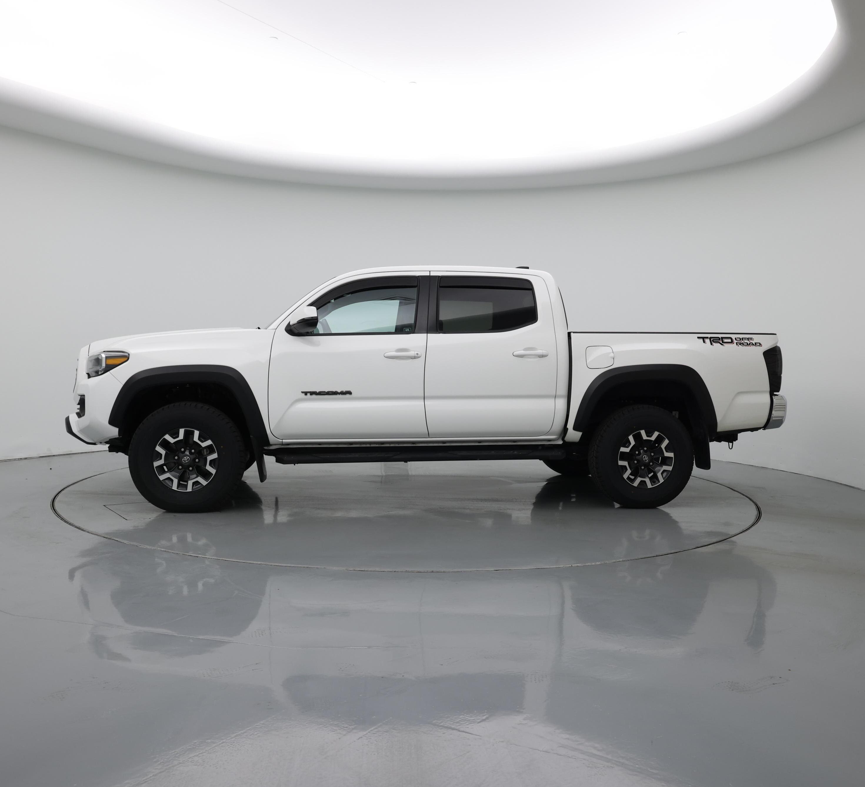 Thumbnail: 2022 Toyota Tacoma - 3