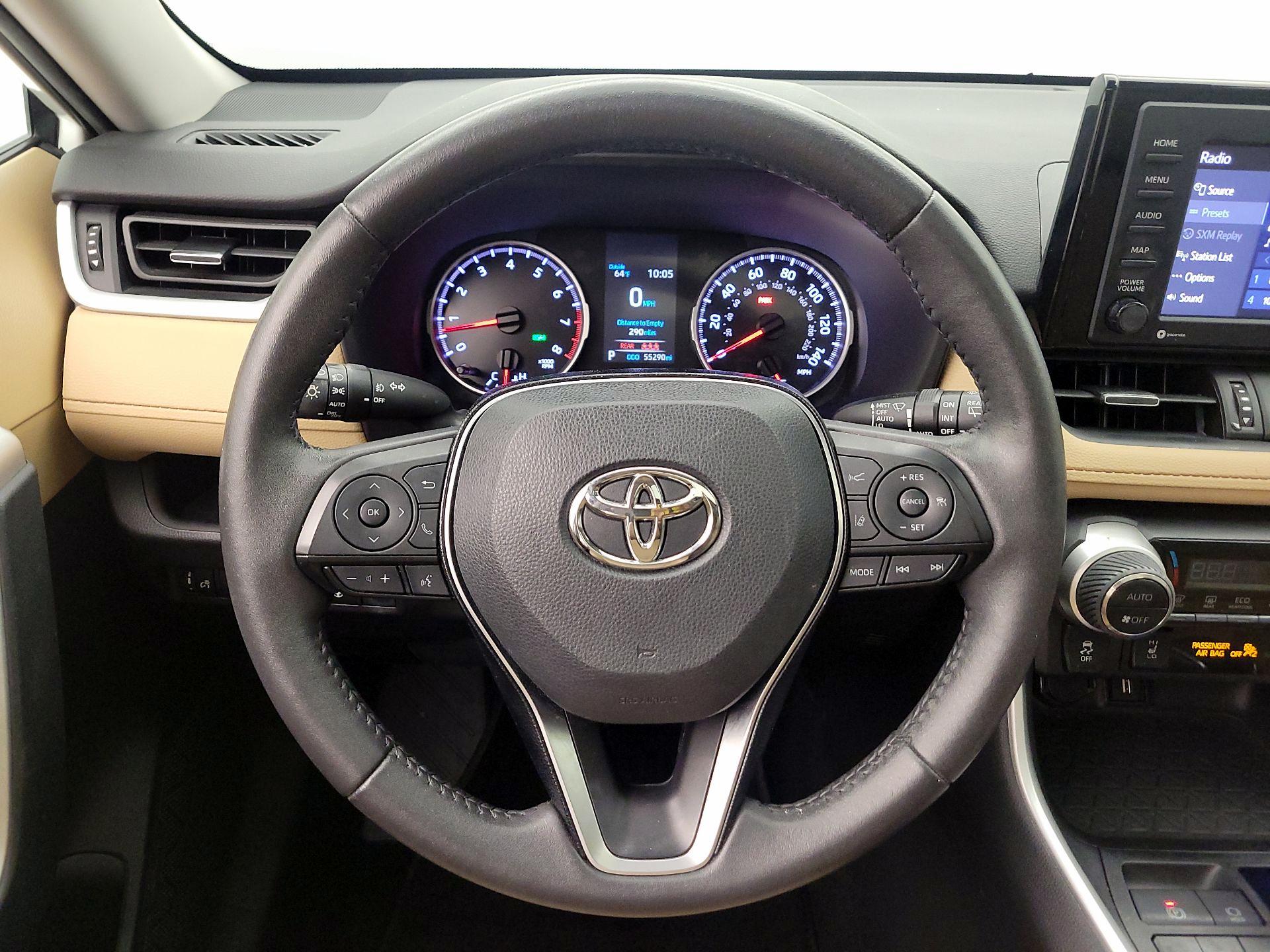 Thumbnail: 2020 Toyota RAV4 - 10