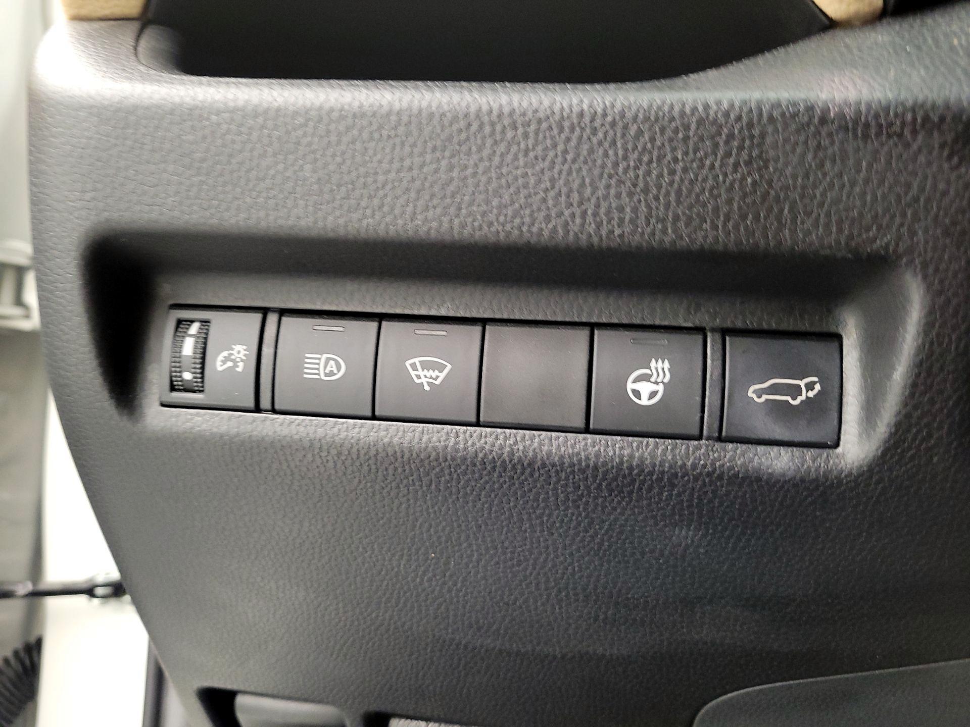 Thumbnail: 2020 Toyota RAV4 - 13