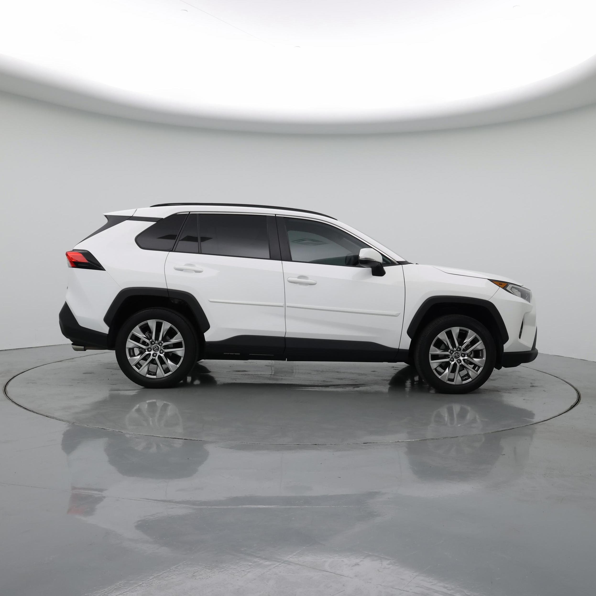 Thumbnail: 2020 Toyota RAV4 - 7