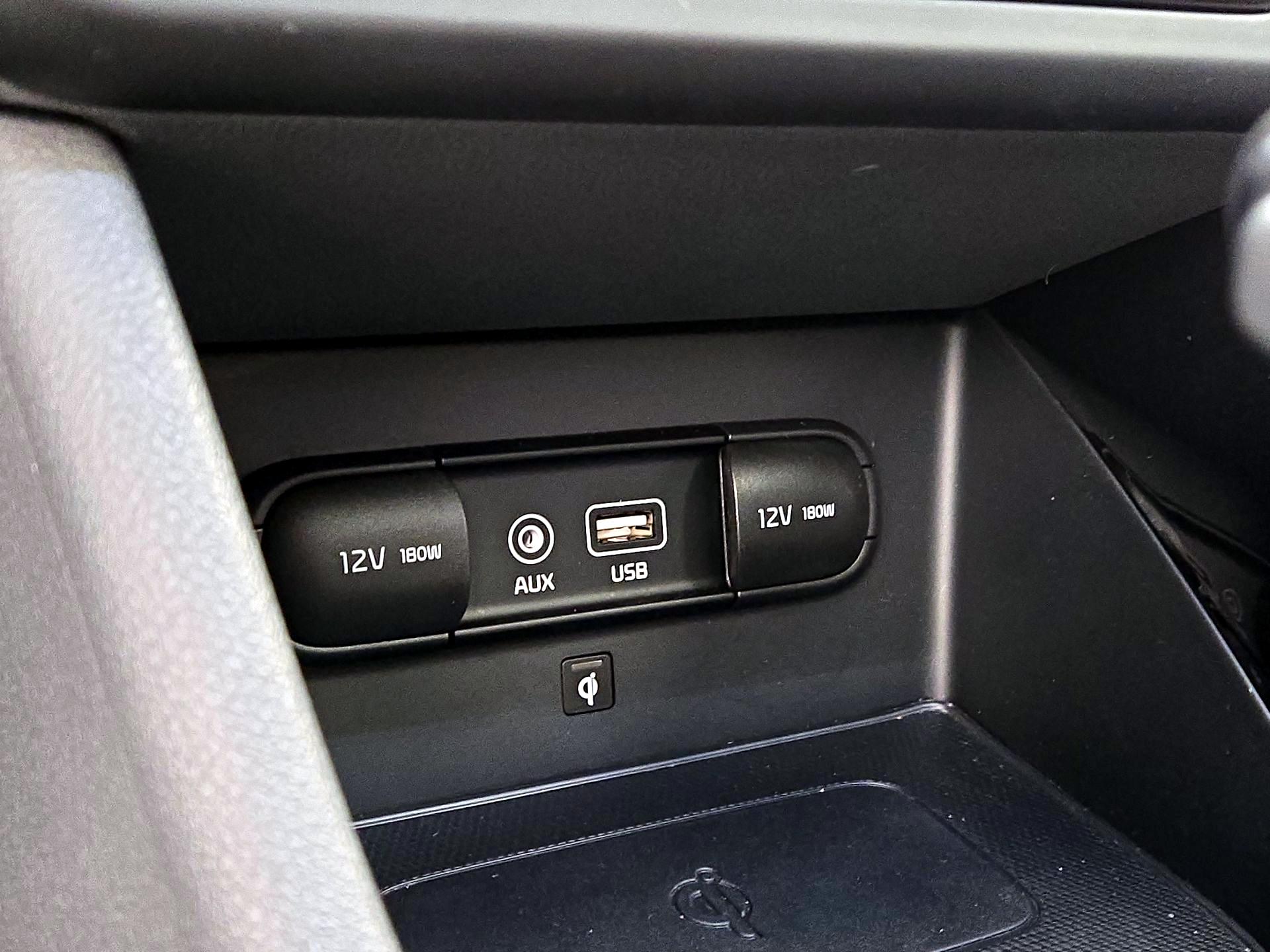 Thumbnail: 2019 Kia Niro - 18