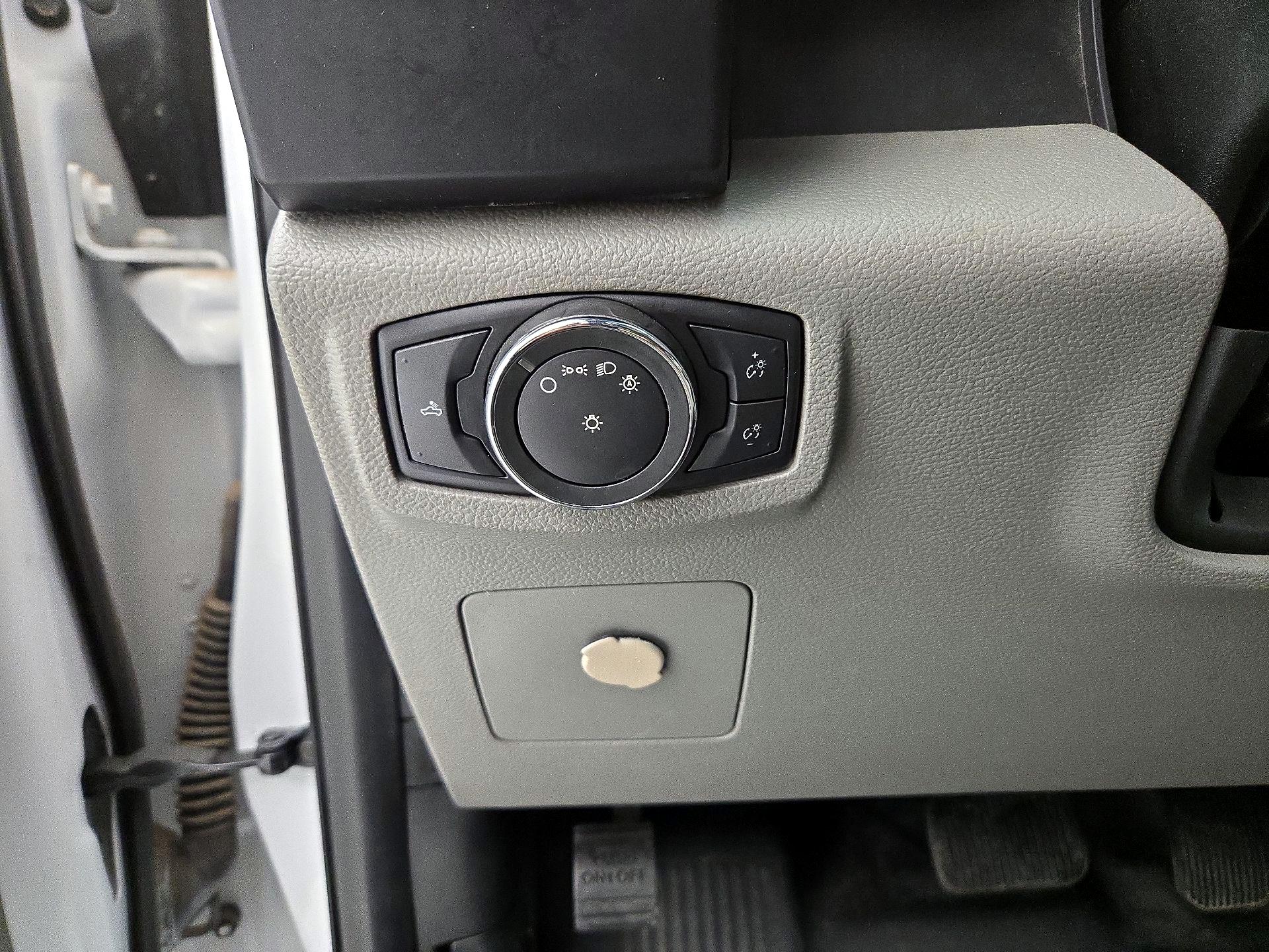 Thumbnail: 2016 Ford F-150 - 13