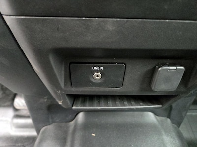 USB/AUX Ports