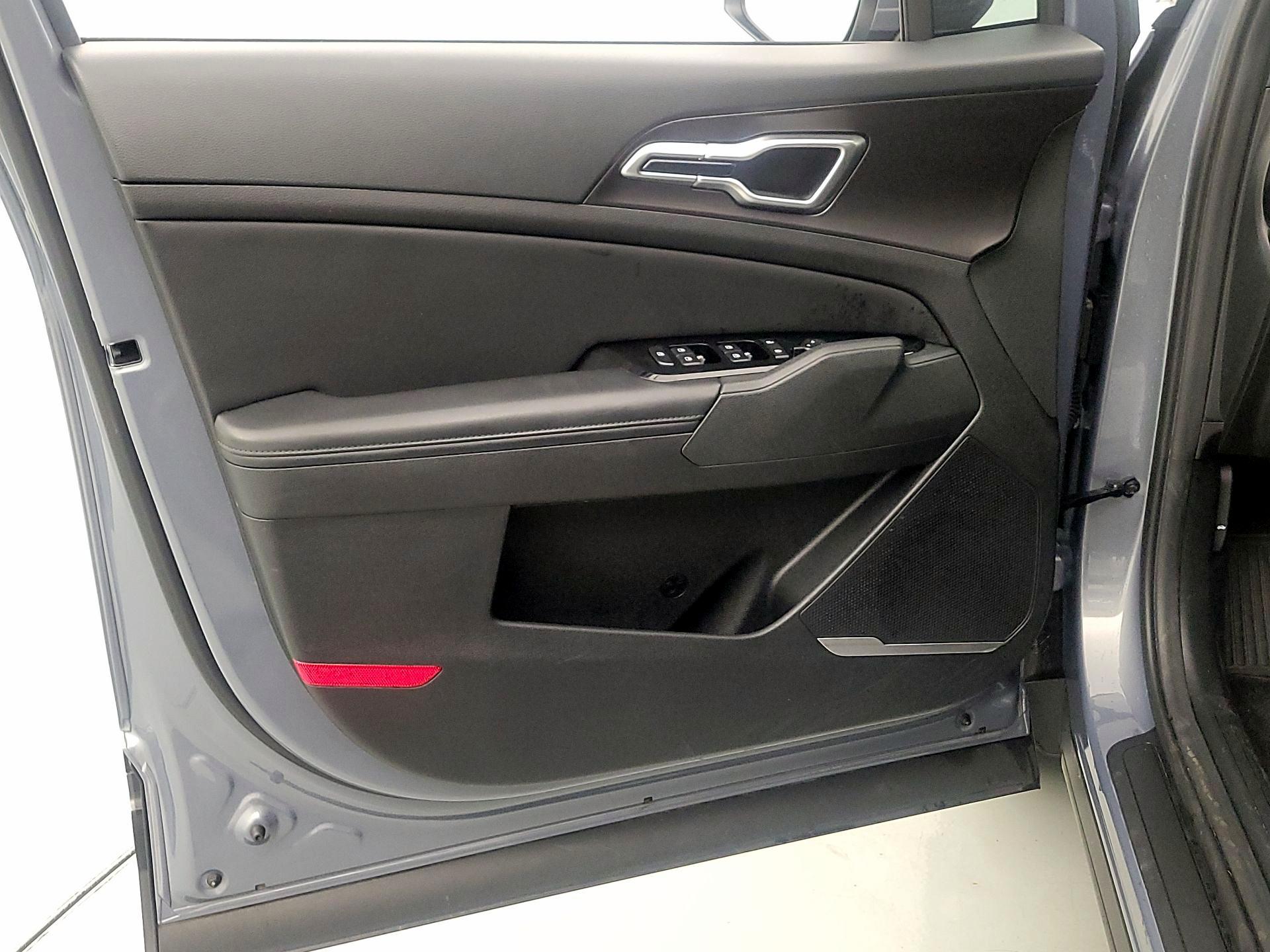 Thumbnail: 2023 Kia Sportage - 12