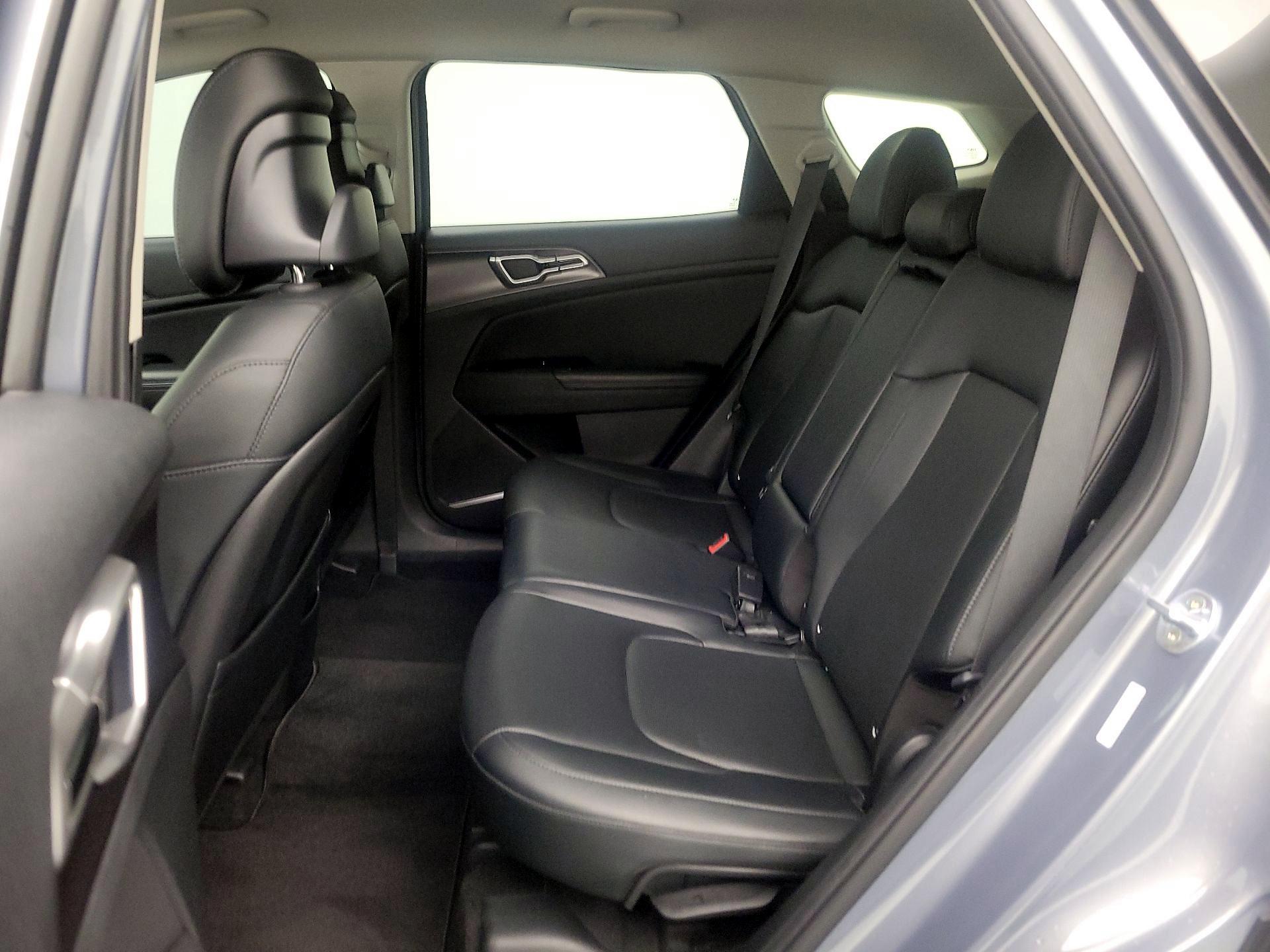 Thumbnail: 2023 Kia Sportage - 20