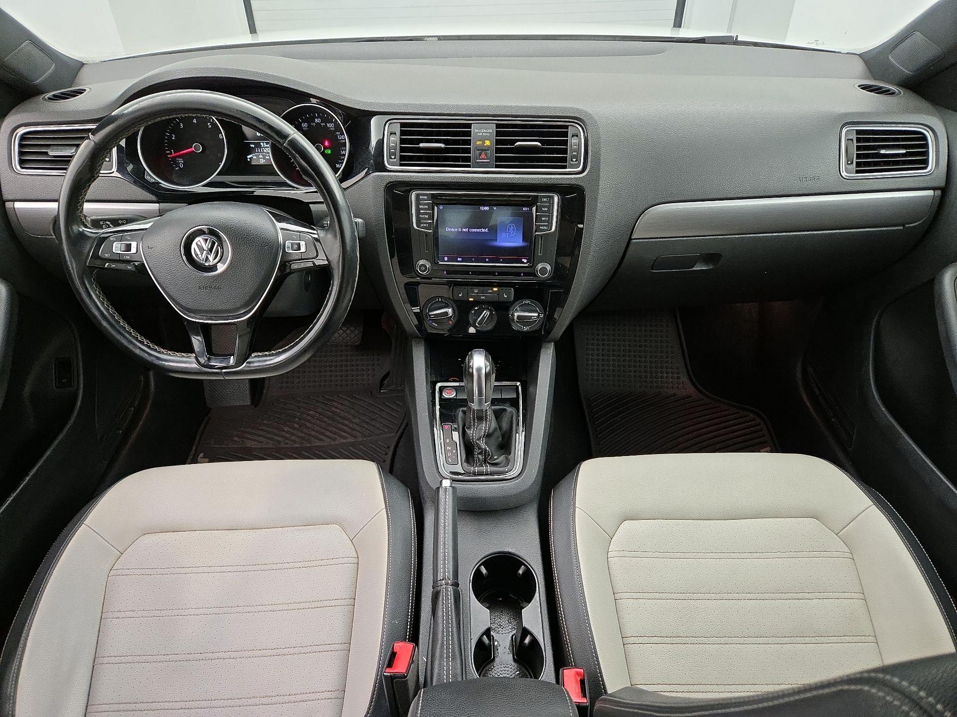 Thumbnail: 2016 Volkswagen Jetta - 9