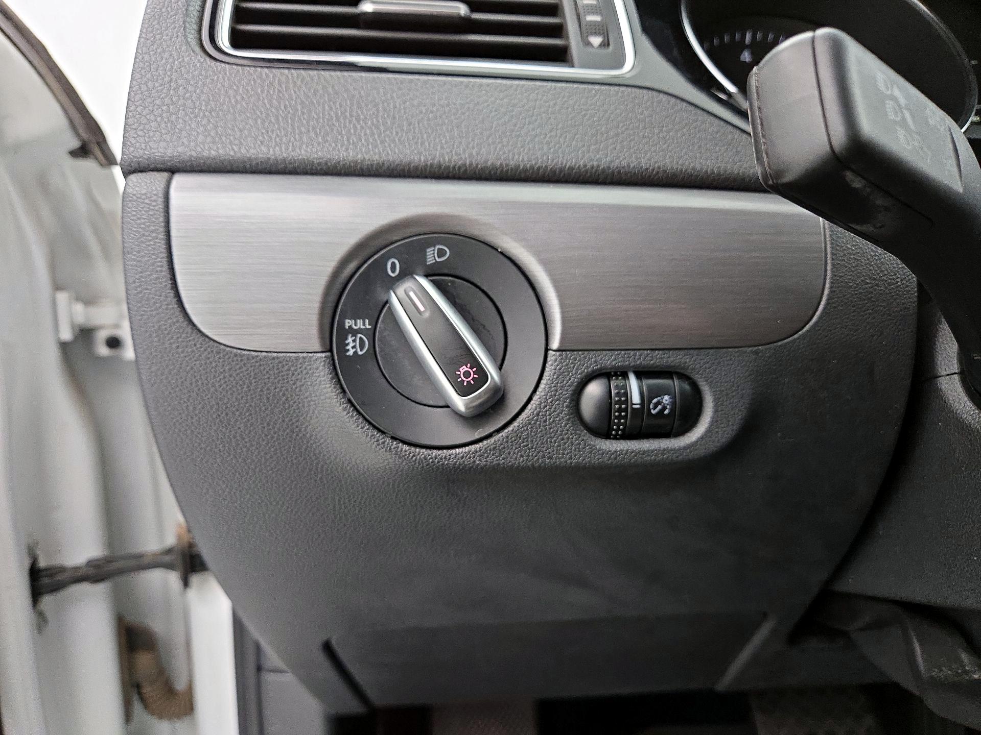 Thumbnail: 2016 Volkswagen Jetta - 13