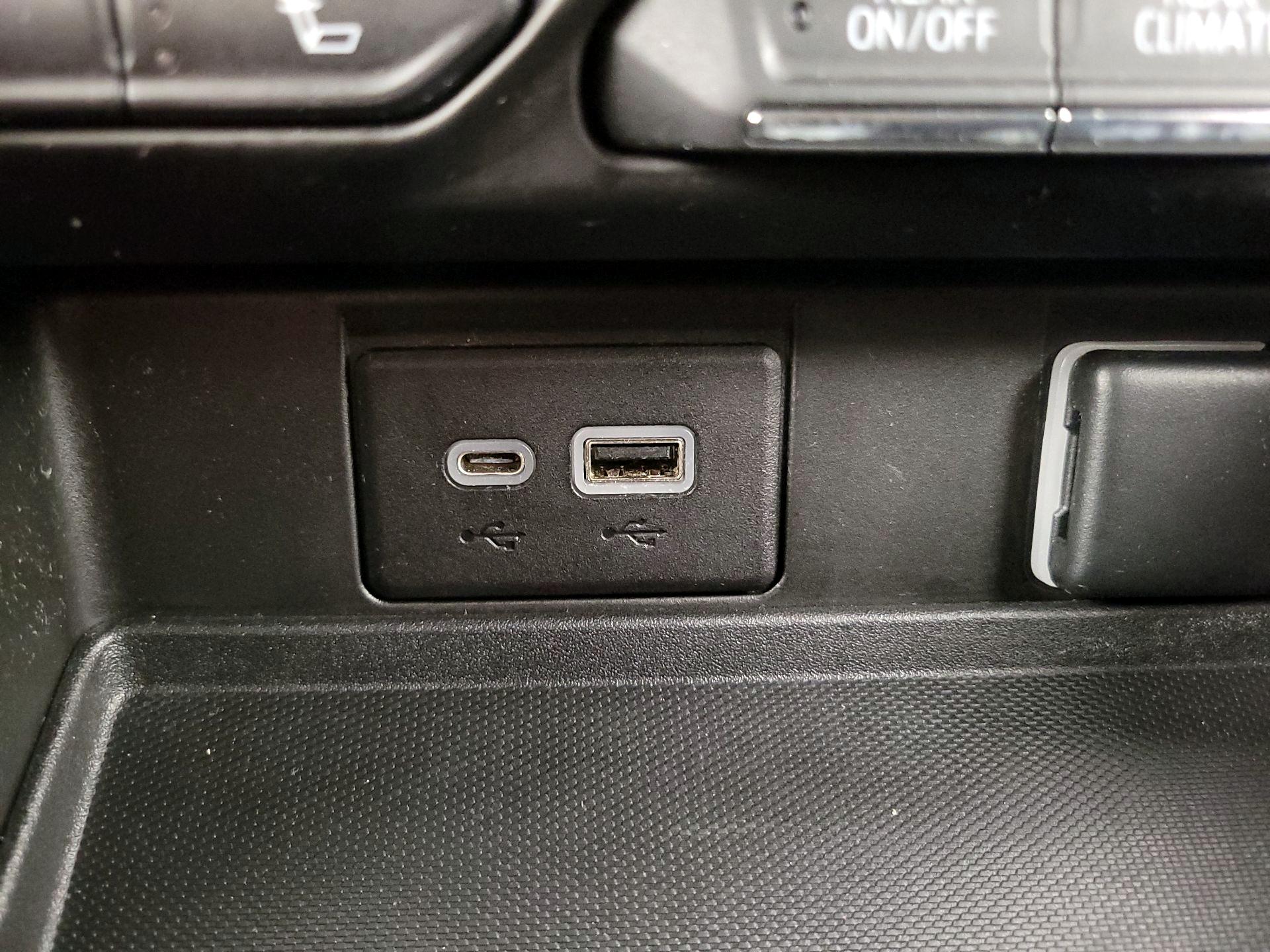 Thumbnail: 2022 Chevrolet Tahoe - 16