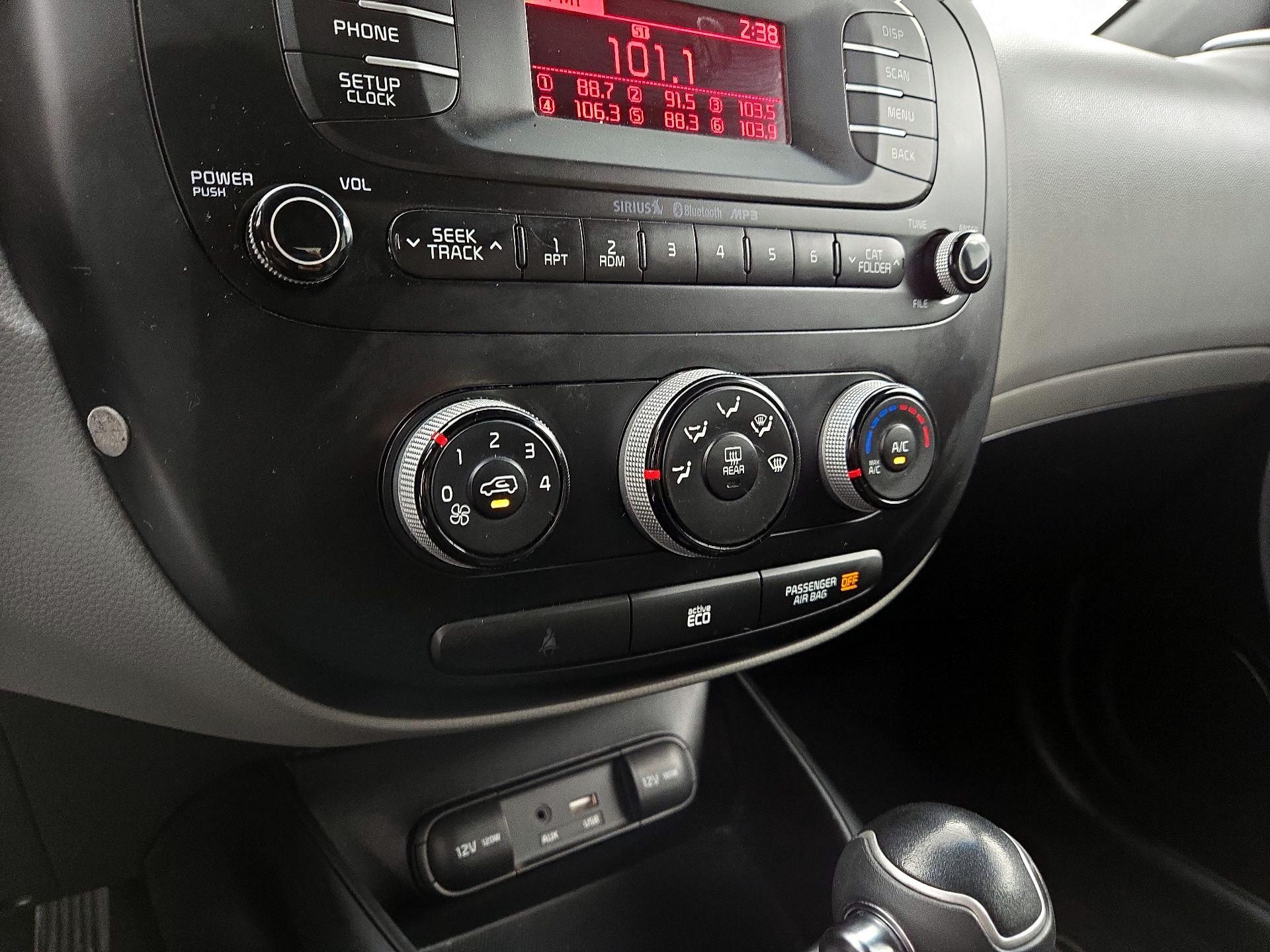 Thumbnail: 2015 Kia Soul - 15