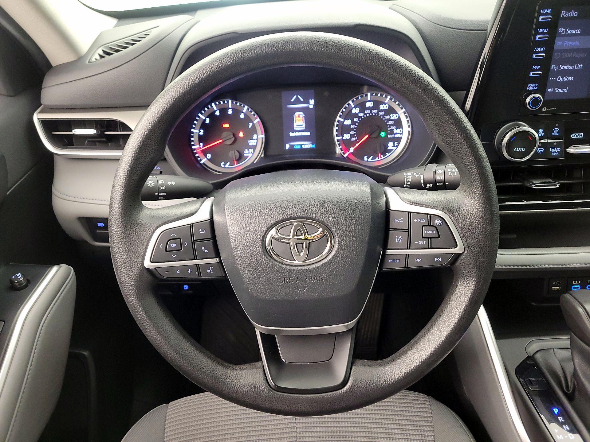 Thumbnail: 2022 Toyota Highlander - 10