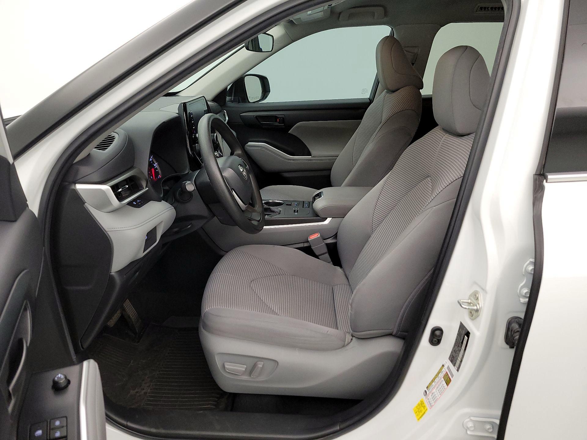 Thumbnail: 2022 Toyota Highlander - 11