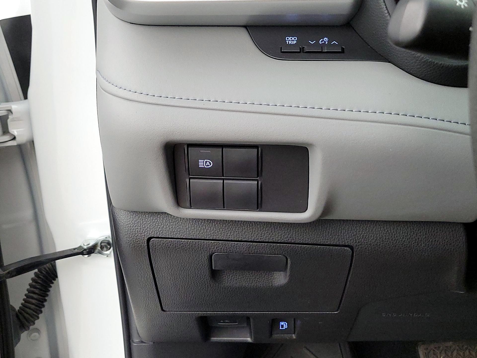 Thumbnail: 2022 Toyota Highlander - 13