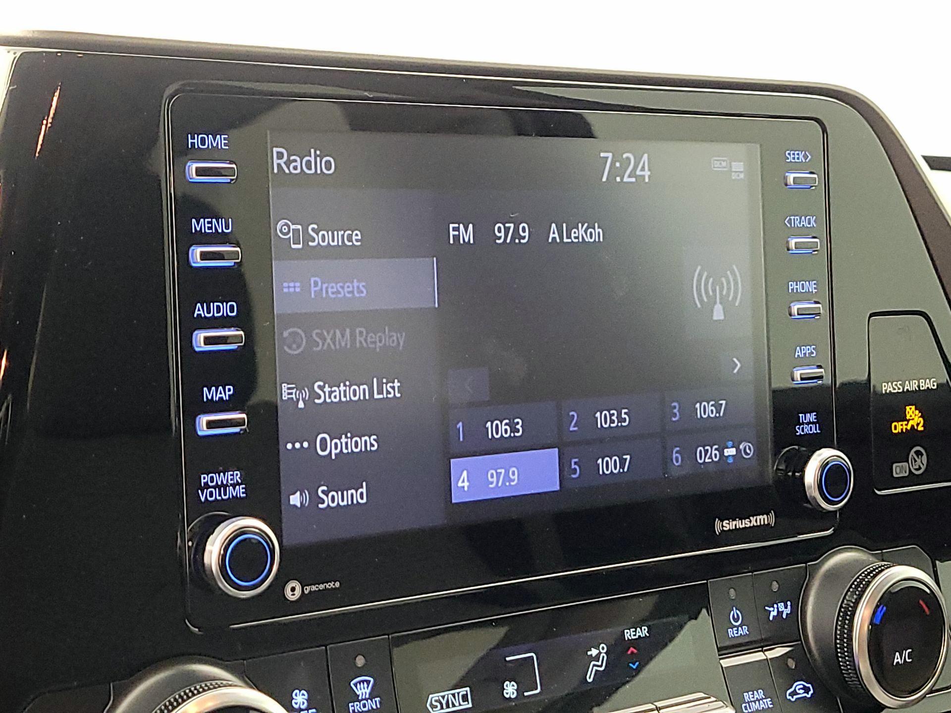 Thumbnail: 2022 Toyota Highlander - 15