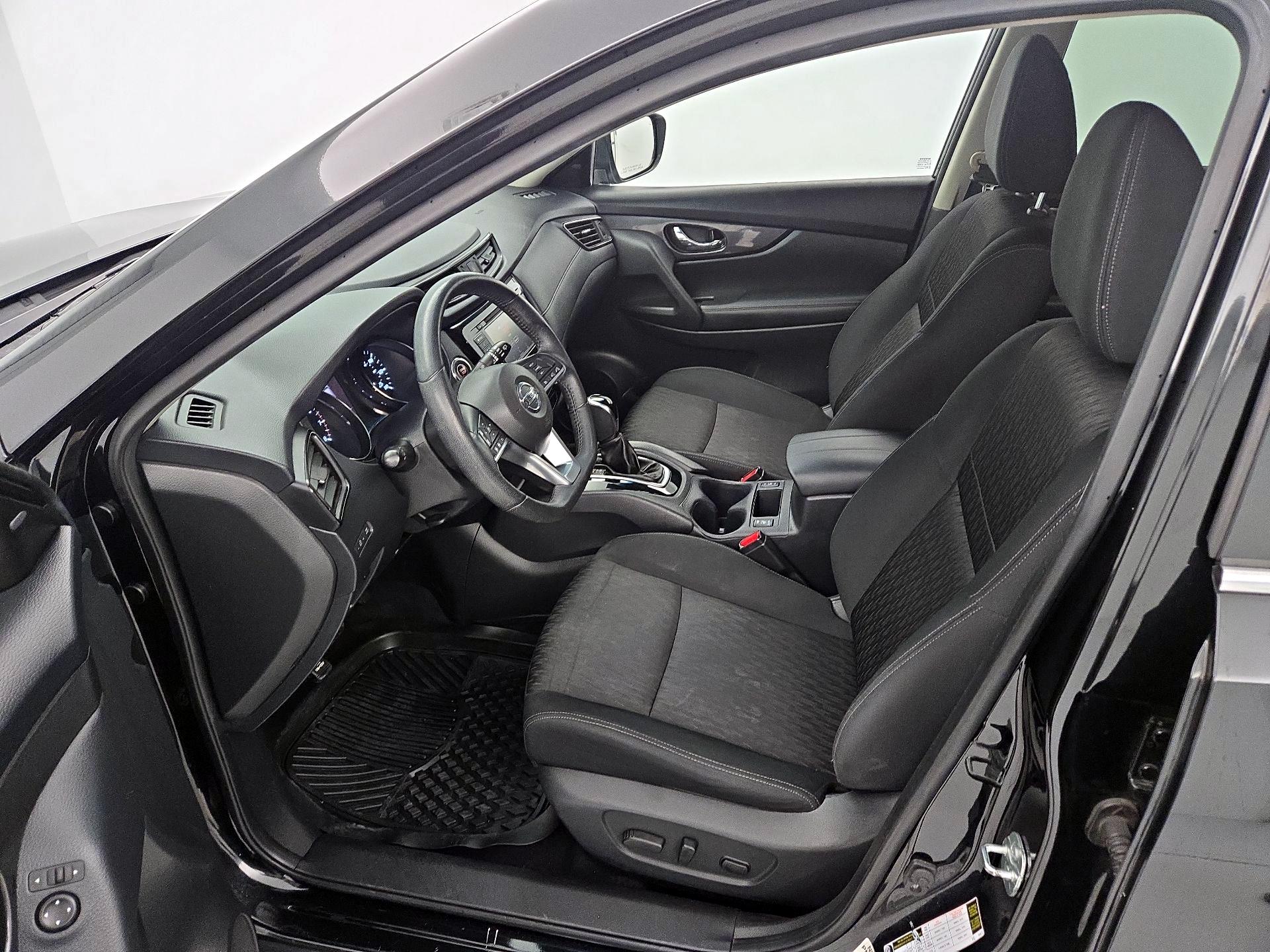 Thumbnail: 2019 Nissan Rogue - 11