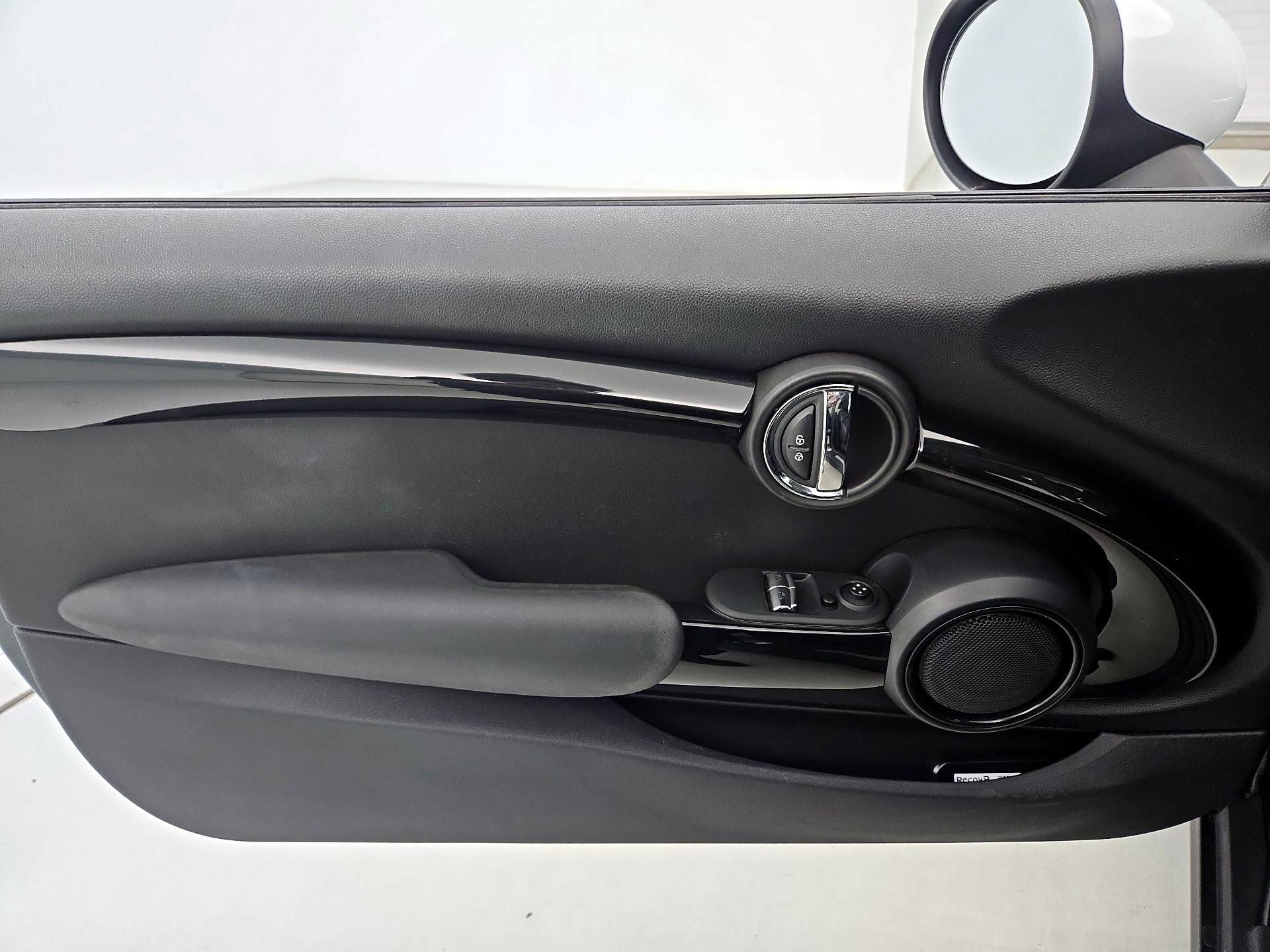 Thumbnail: 2018 MINI Cooper Hardtop - 12