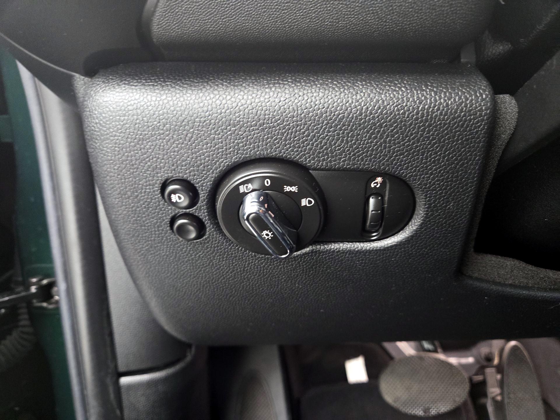 Thumbnail: 2018 MINI Cooper Hardtop - 13