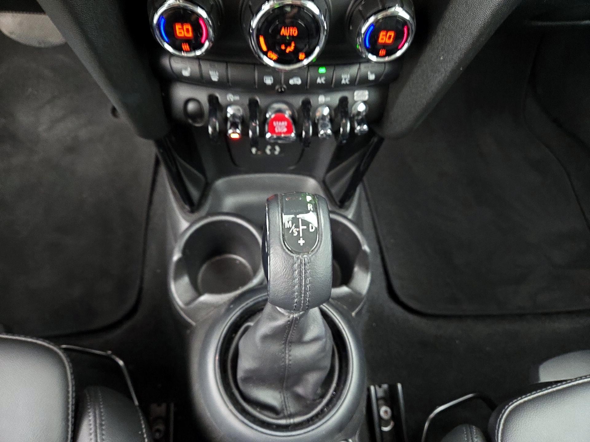 Thumbnail: 2018 MINI Cooper Hardtop - 17