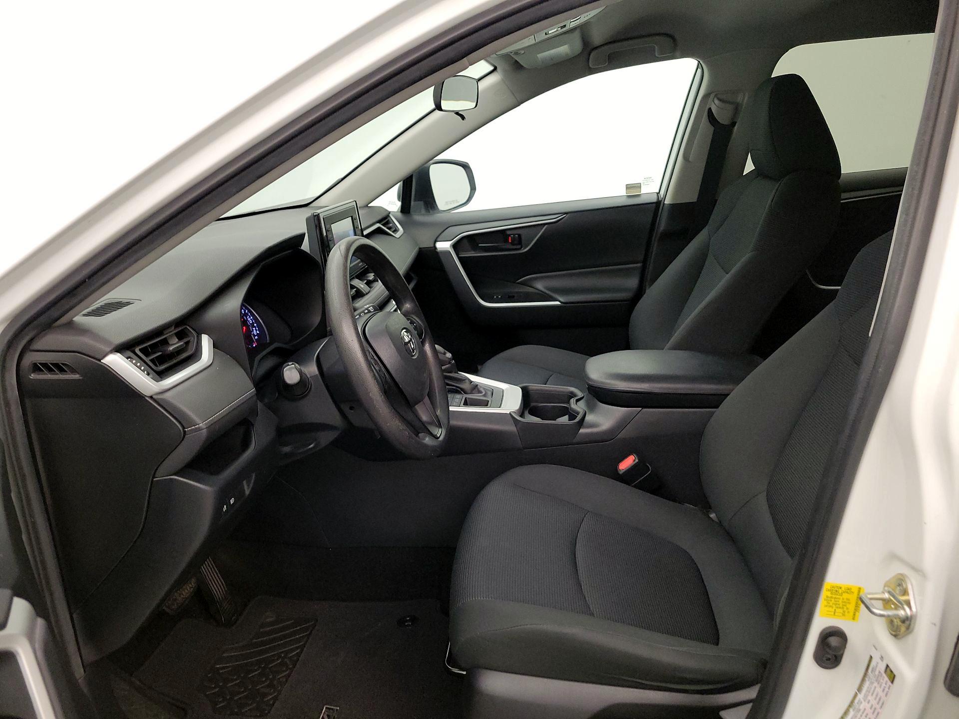 Thumbnail: 2020 Toyota RAV4 - 11