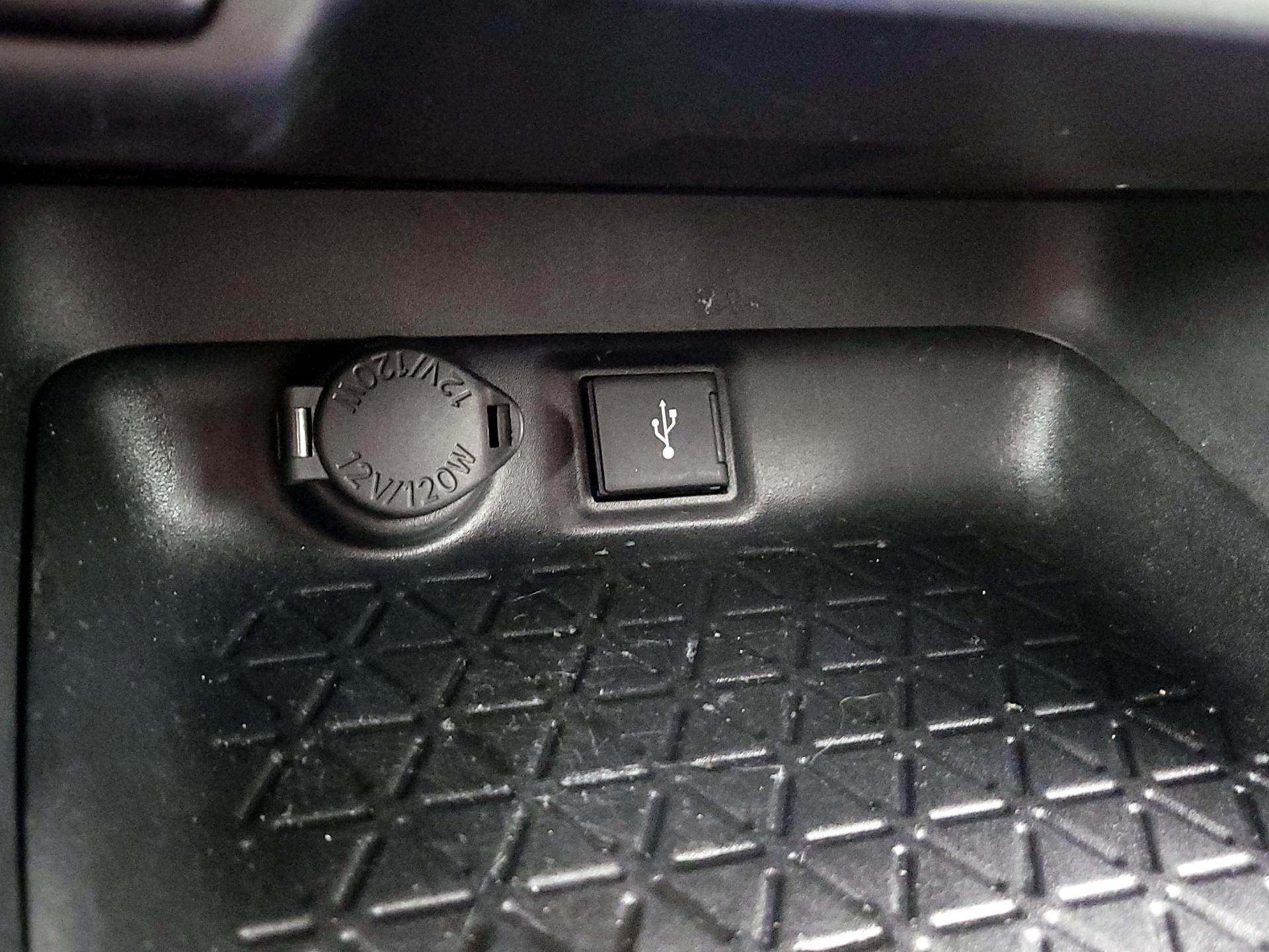 Thumbnail: 2020 Toyota RAV4 - 18