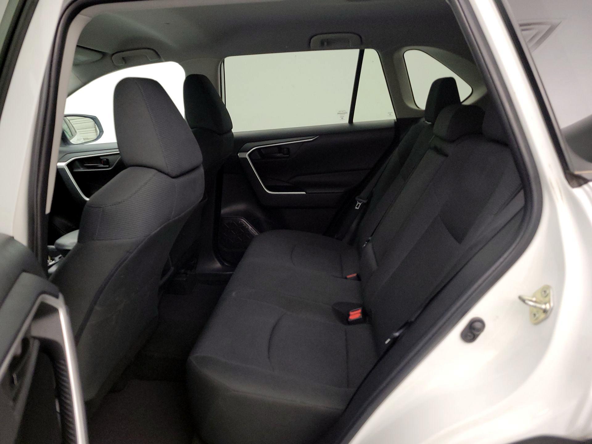 Thumbnail: 2020 Toyota RAV4 - 19