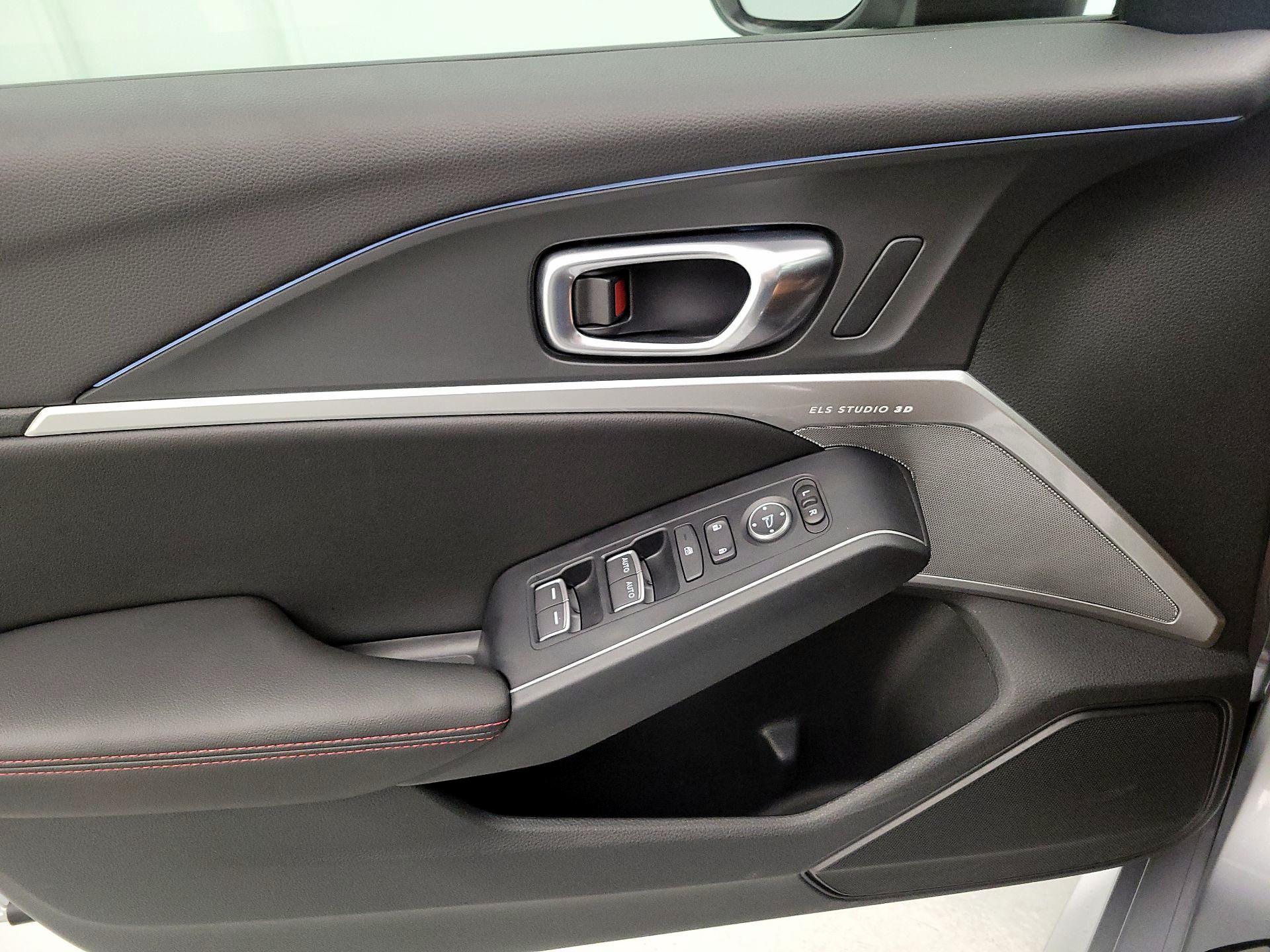 Thumbnail: 2025 Acura Integra - 12