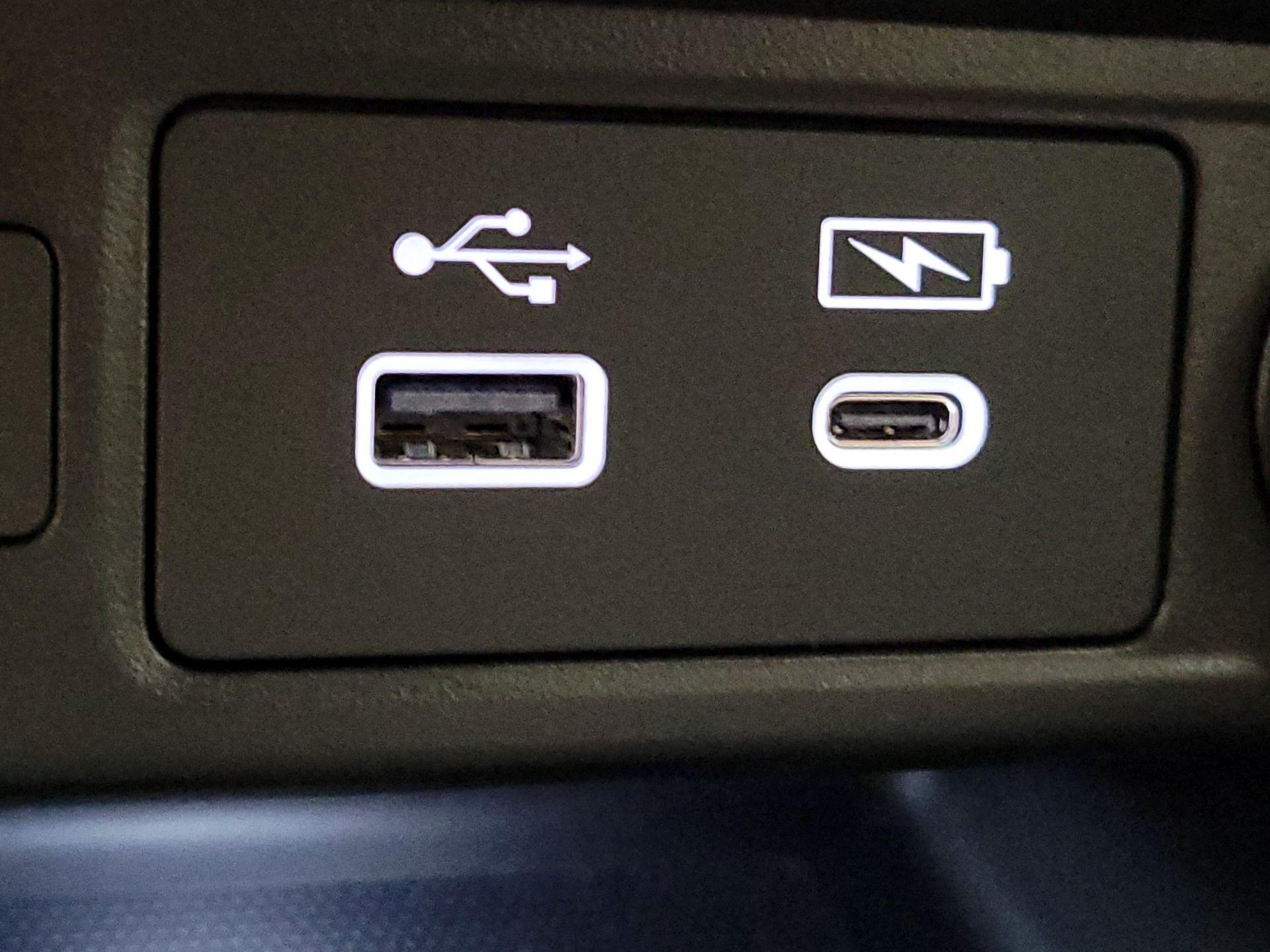 Thumbnail: 2025 Acura Integra - 18