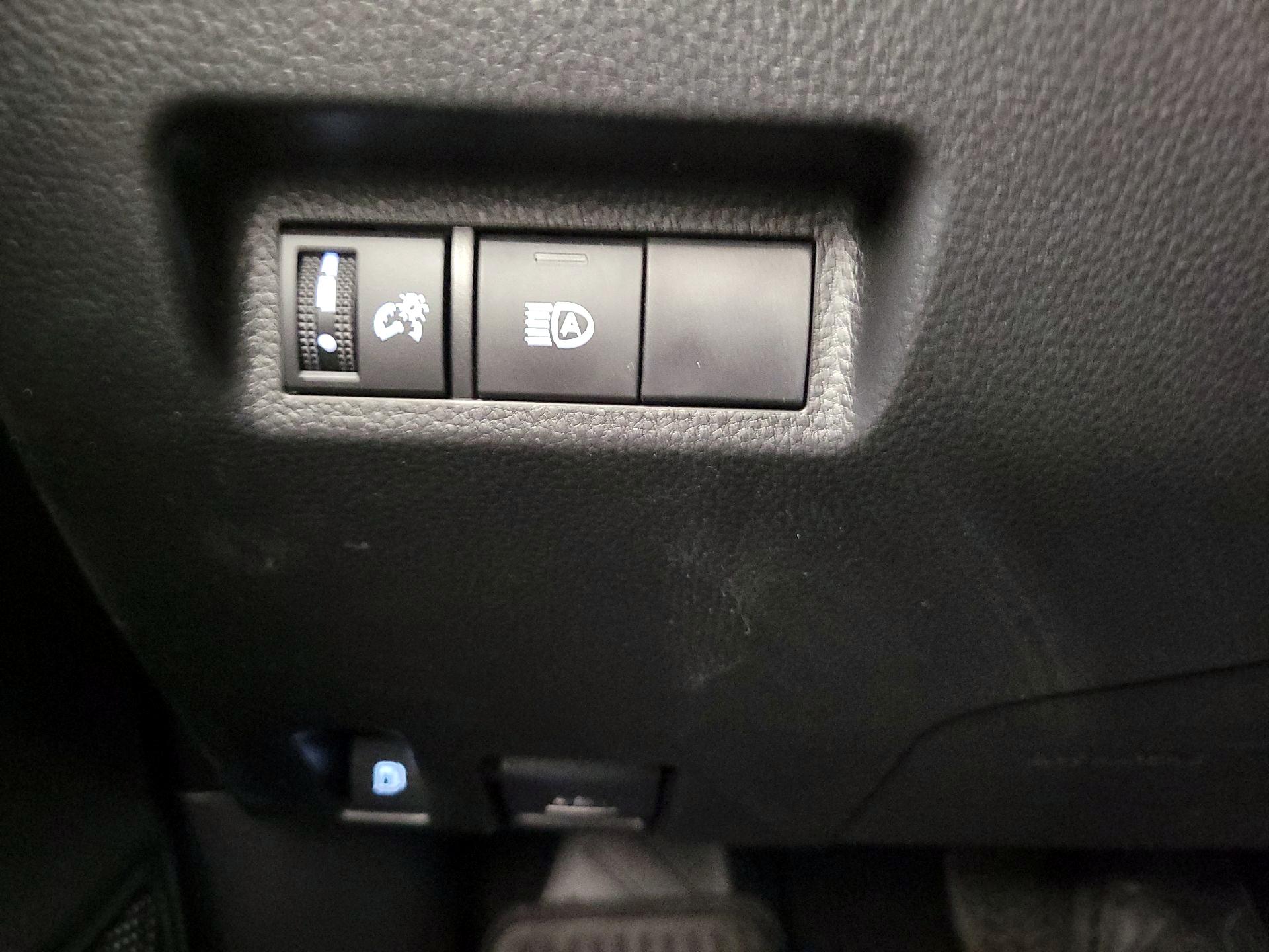 Thumbnail: 2025 Toyota RAV4 - 13