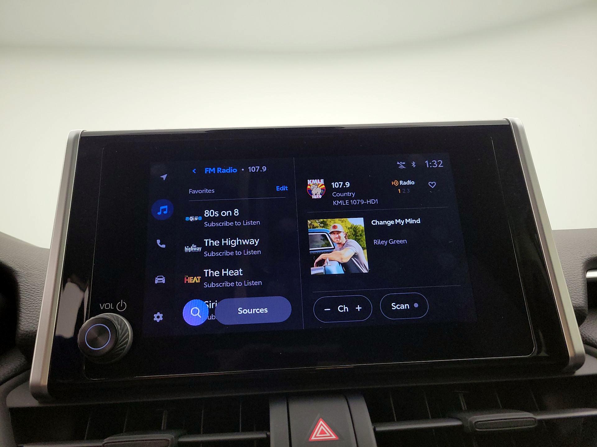 Thumbnail: 2025 Toyota RAV4 - 15