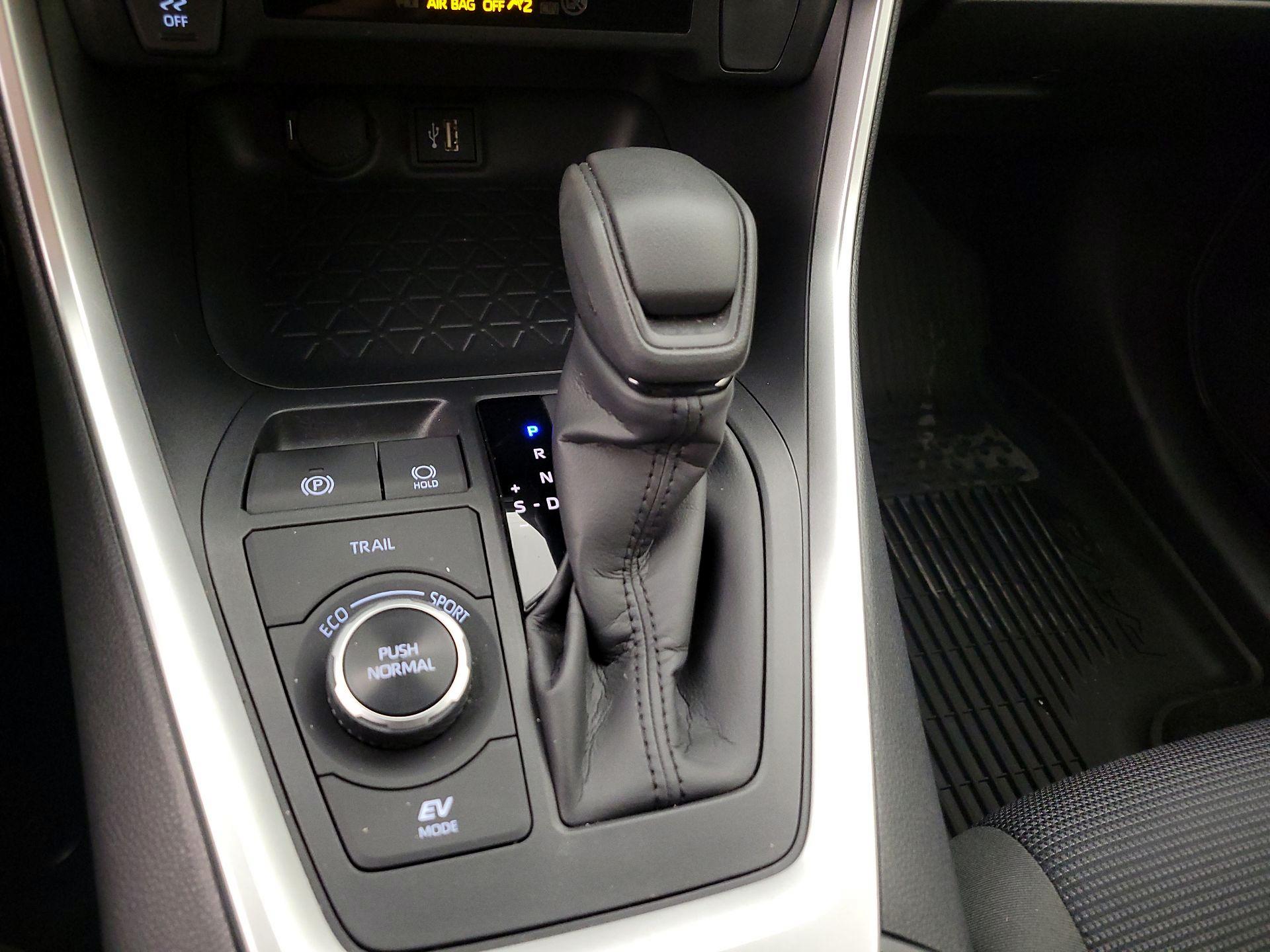 Thumbnail: 2025 Toyota RAV4 - 17