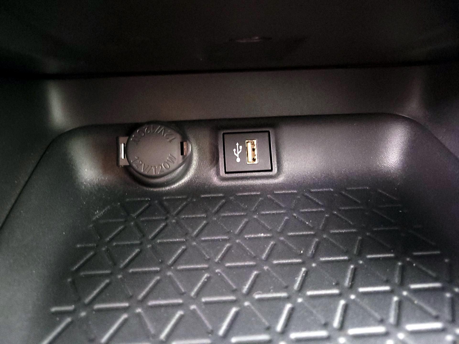 Thumbnail: 2025 Toyota RAV4 - 18