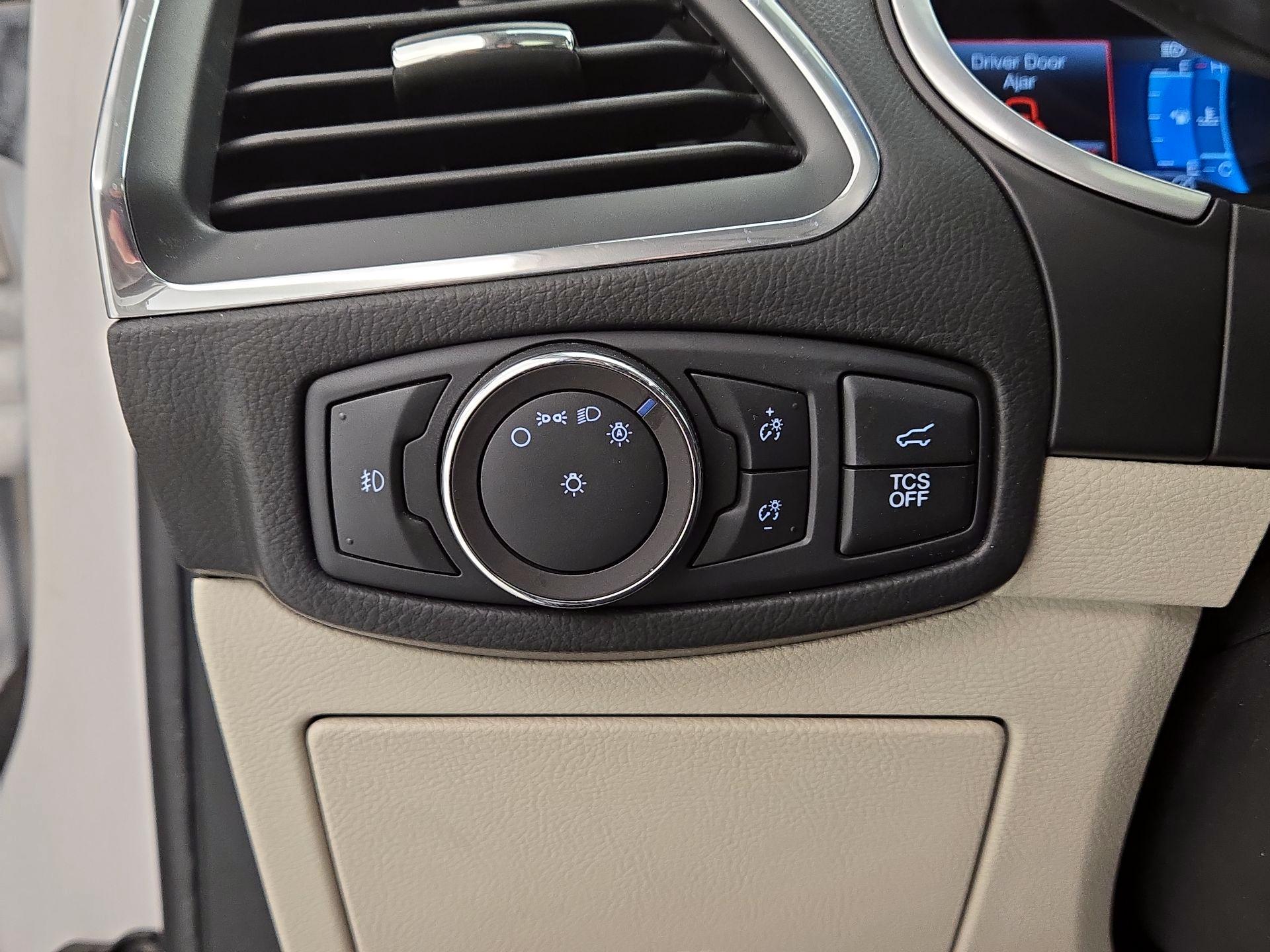 Thumbnail: 2019 Ford Edge - 13