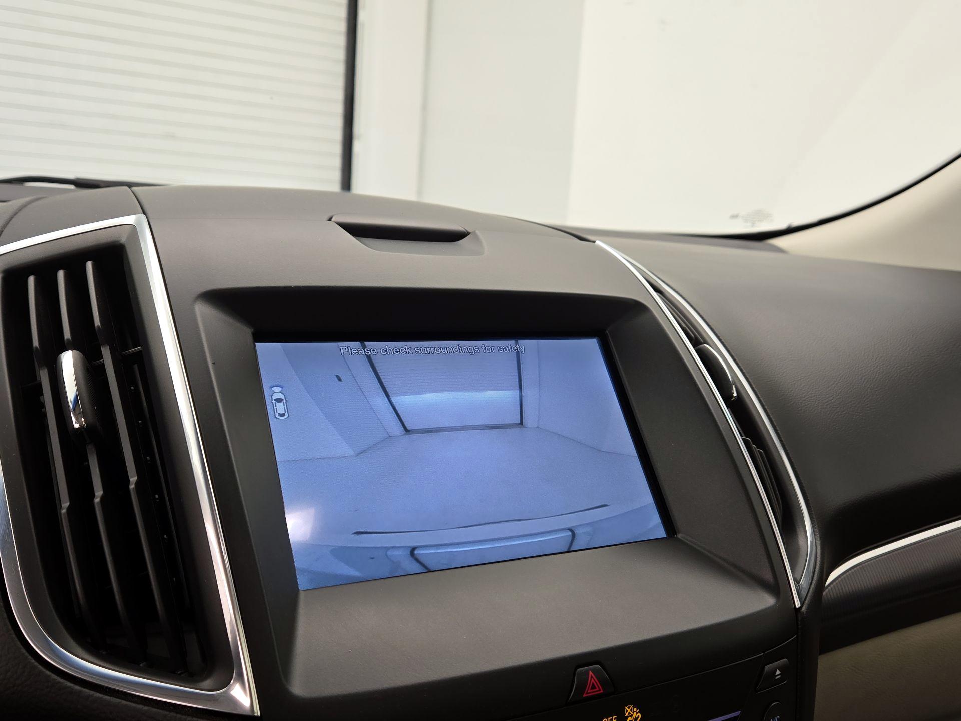 Thumbnail: 2019 Ford Edge - 15