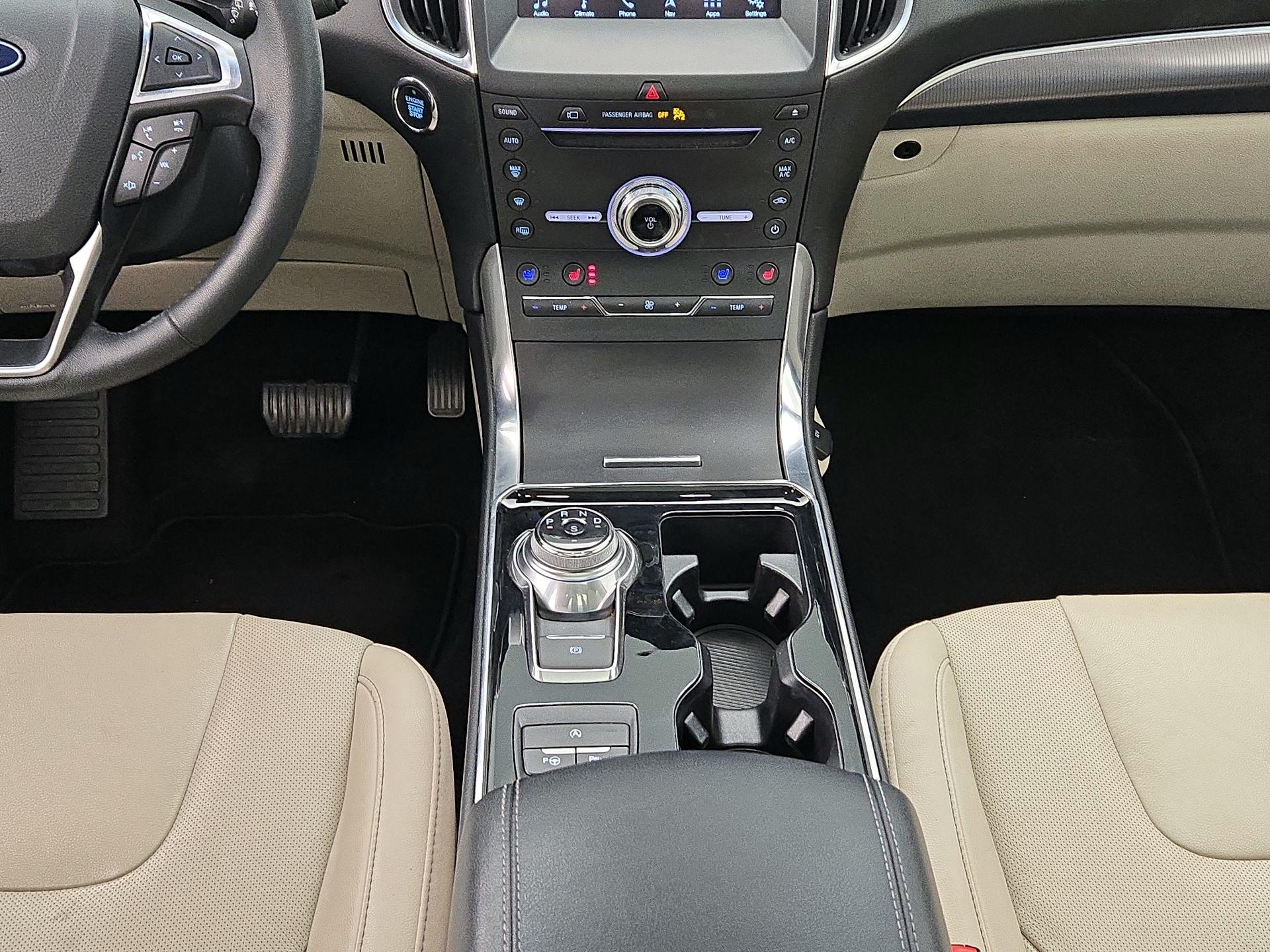 Thumbnail: 2019 Ford Edge - 18