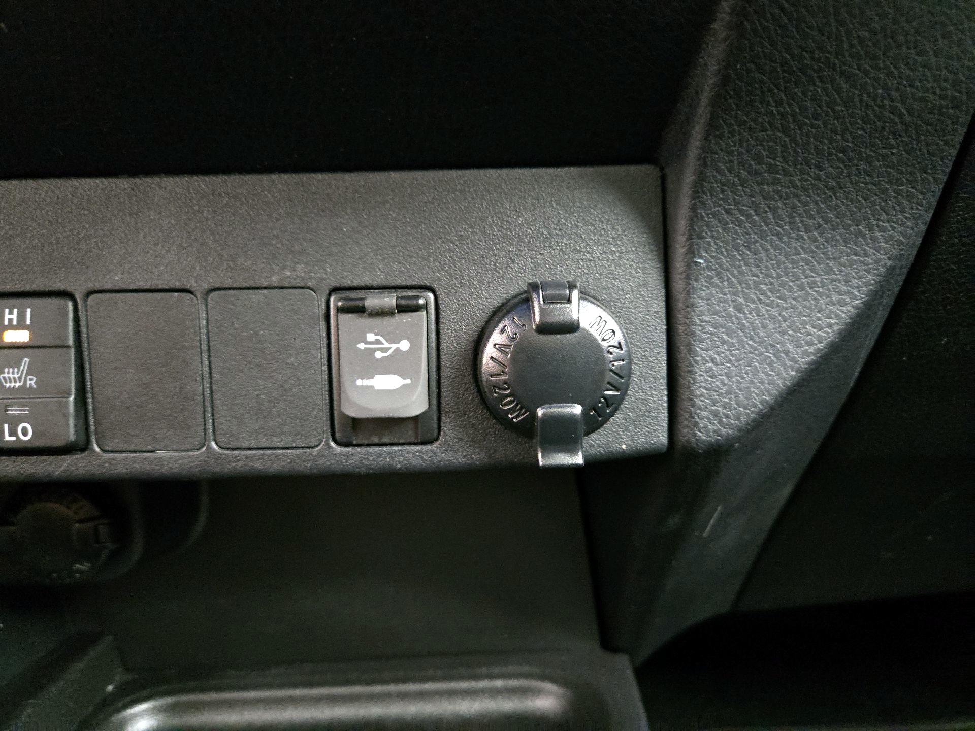 Thumbnail: 2017 Toyota RAV4 - 19