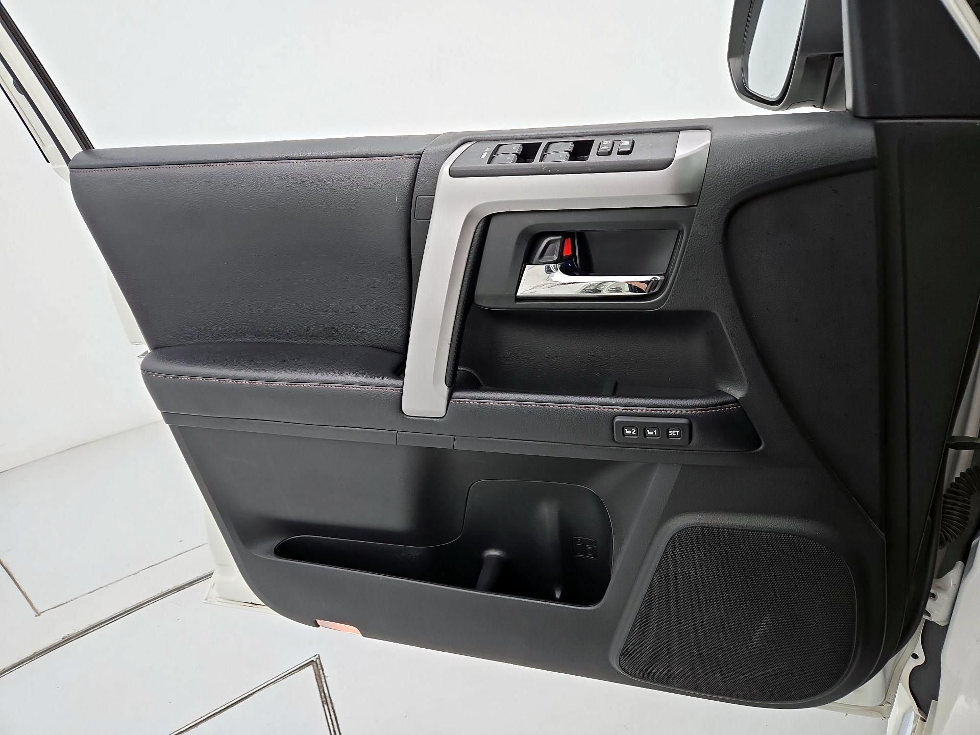 Thumbnail: 2019 Toyota 4Runner - 12