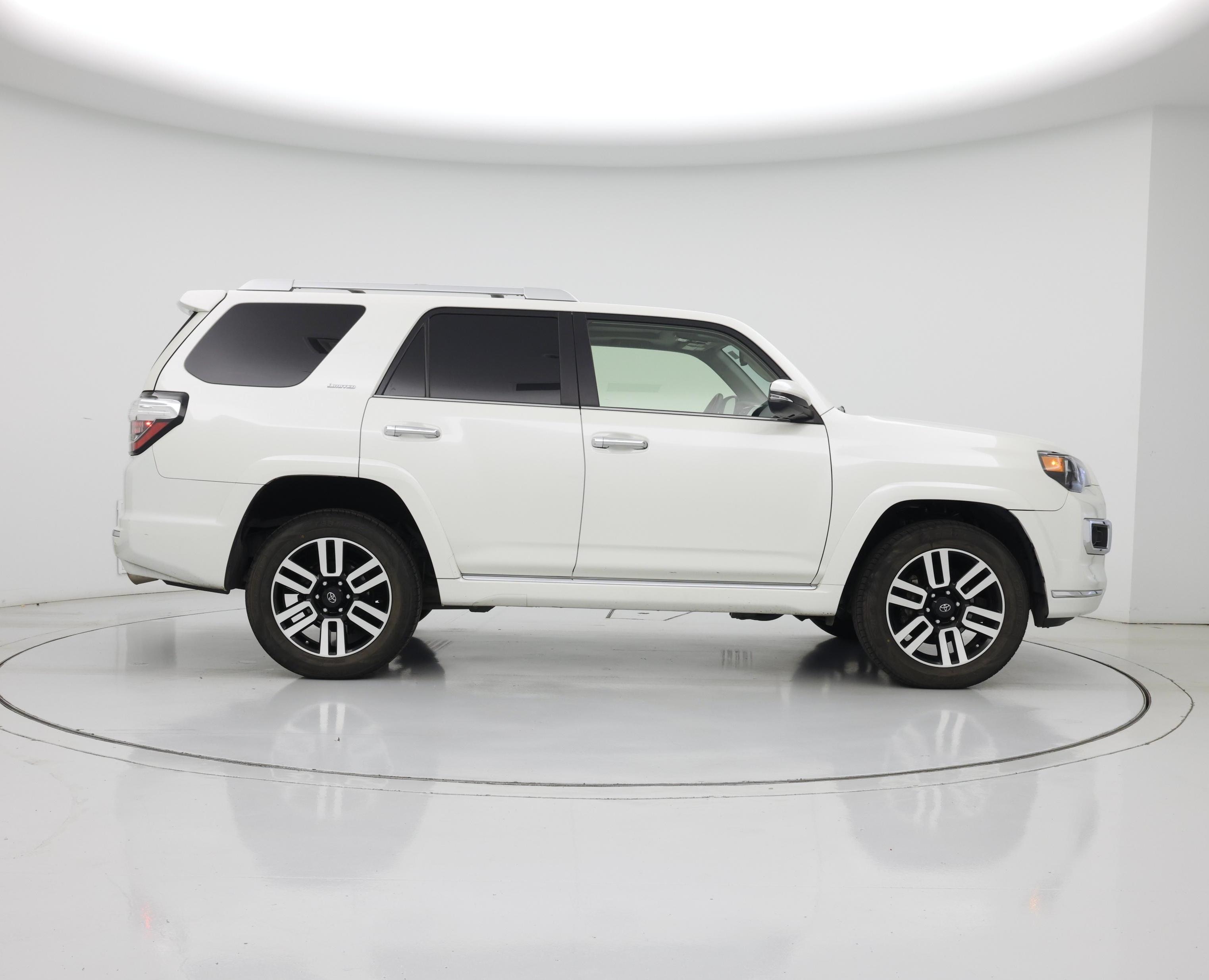 Thumbnail: 2019 Toyota 4Runner - 7
