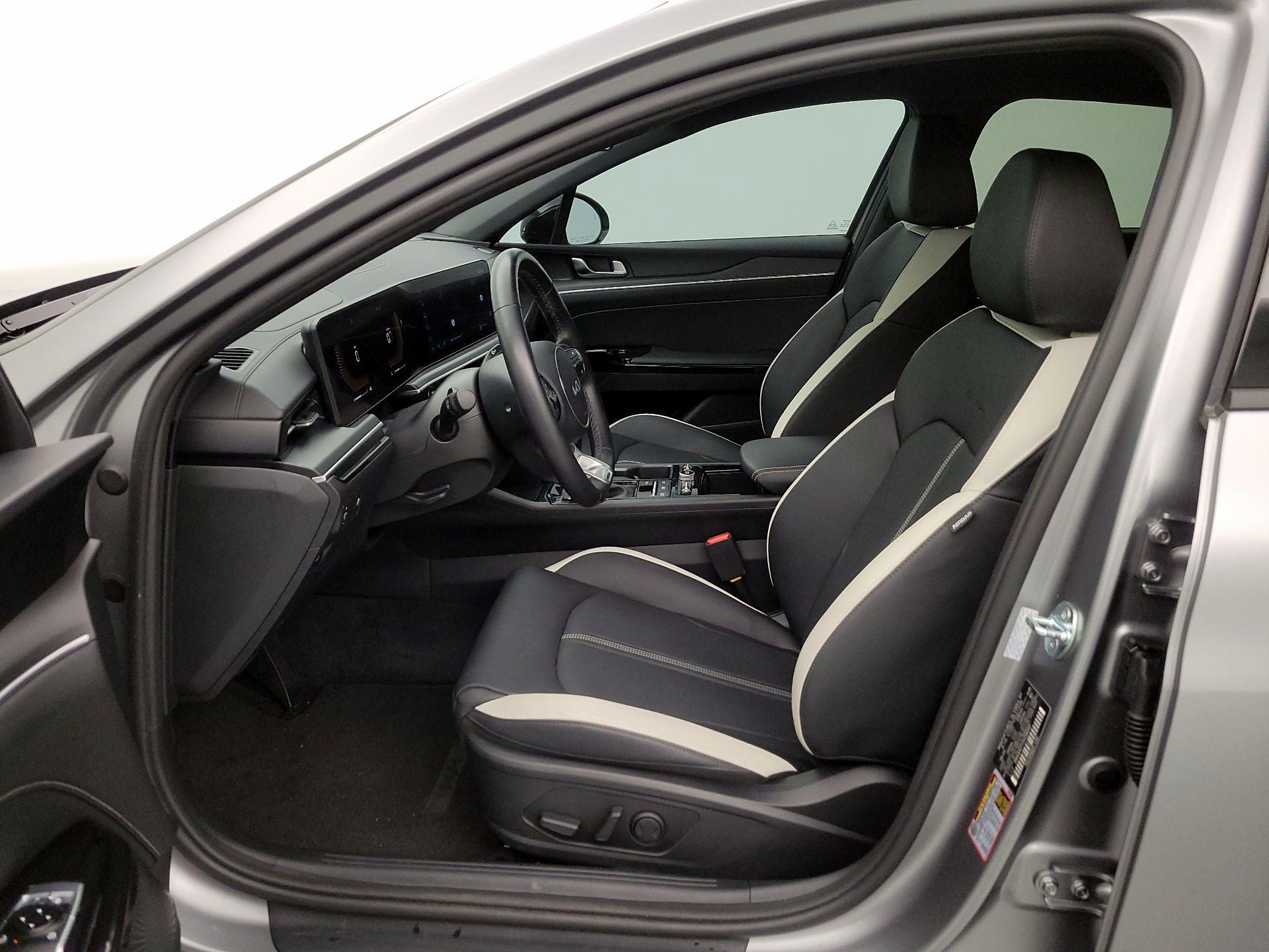 Thumbnail: 2025 Kia K5 - 11