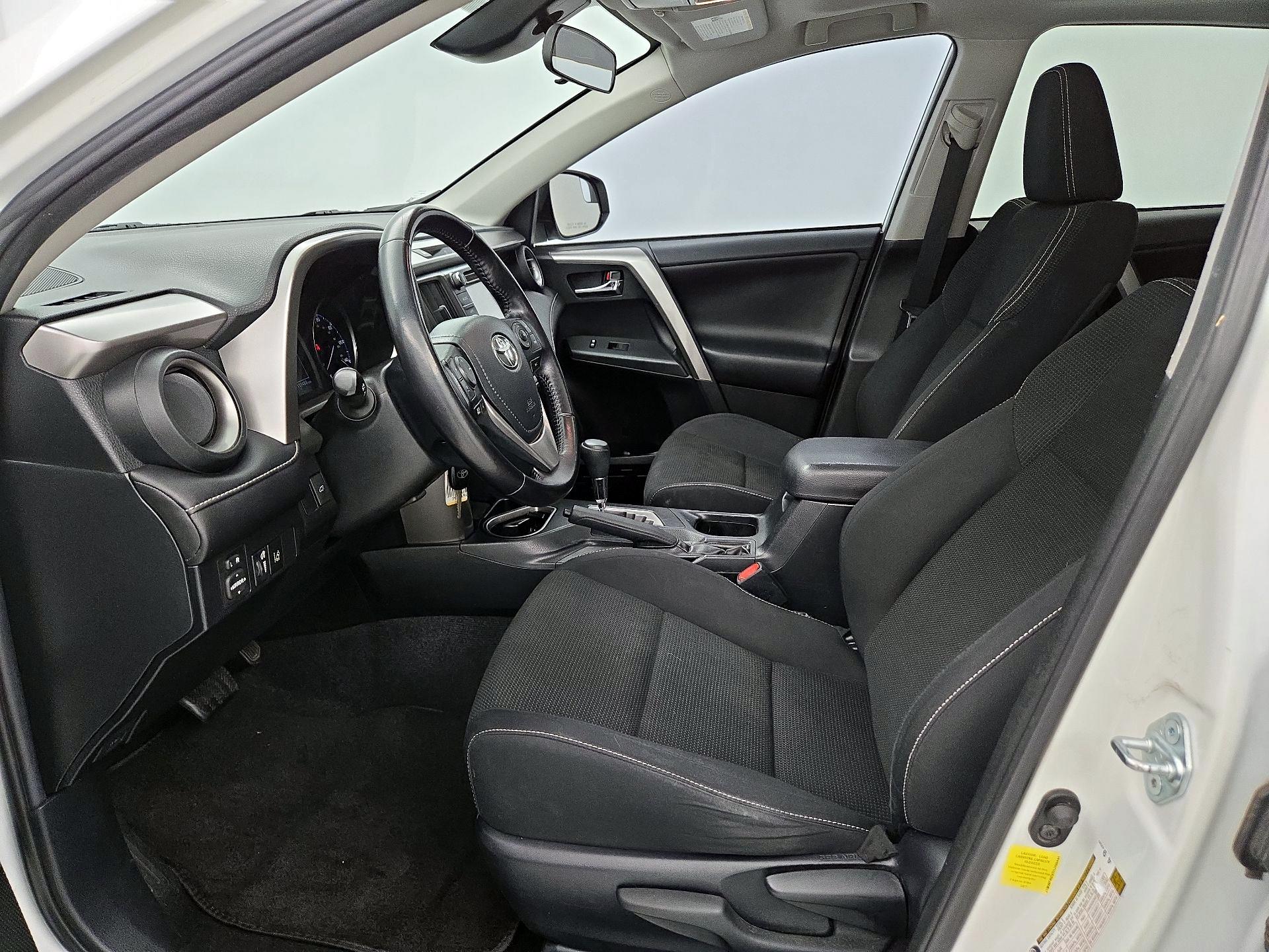 Thumbnail: 2017 Toyota RAV4 - 9