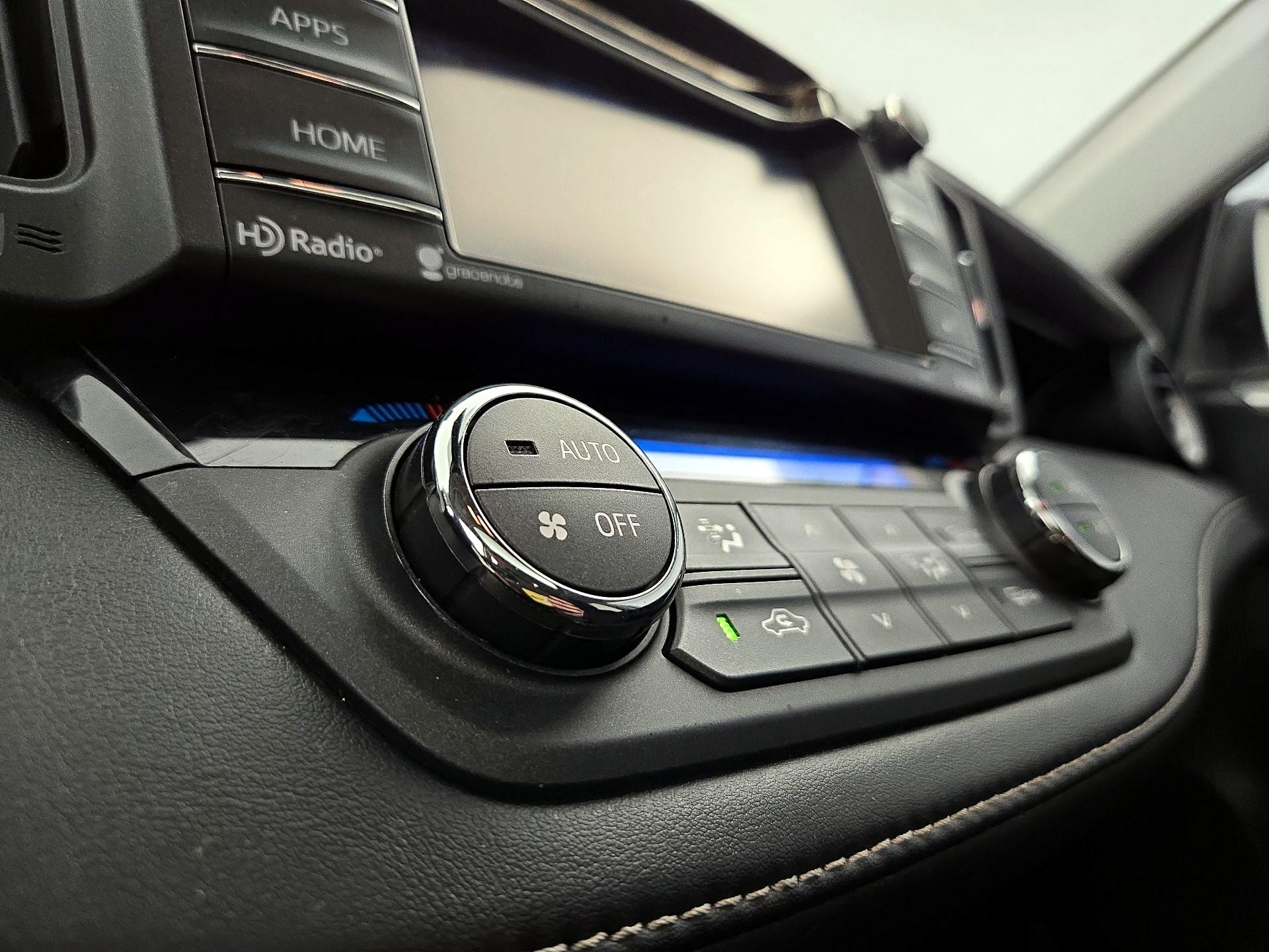 Thumbnail: 2017 Toyota RAV4 - 14